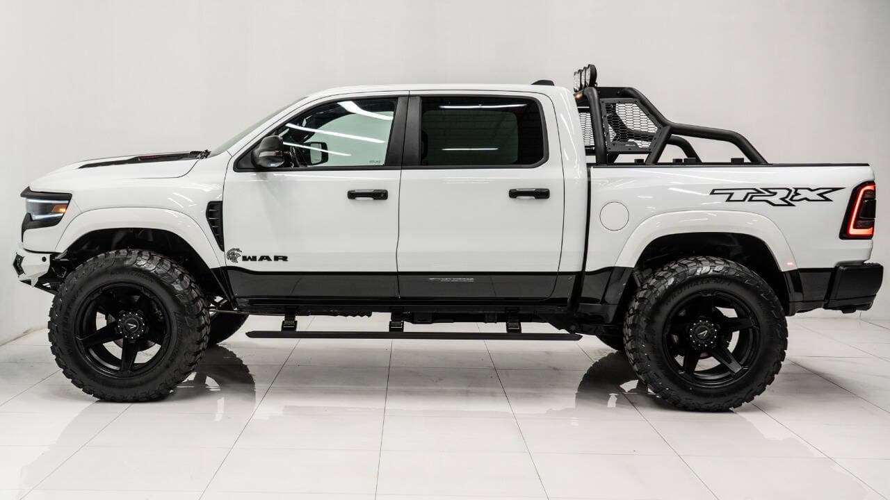 2024 RAM TRX in BRIGHT WHITE CLEARCOAT, photo 11 of 34