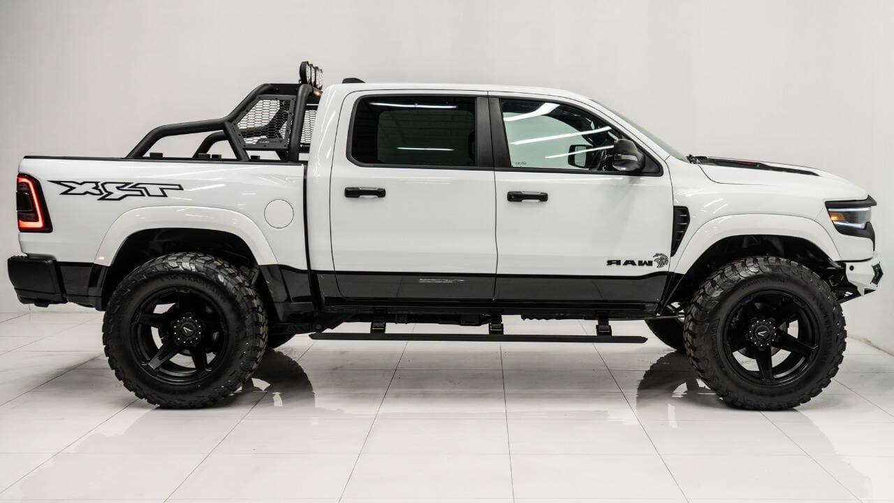 2024 RAM TRX in BRIGHT WHITE CLEARCOAT, photo 5 of 34
