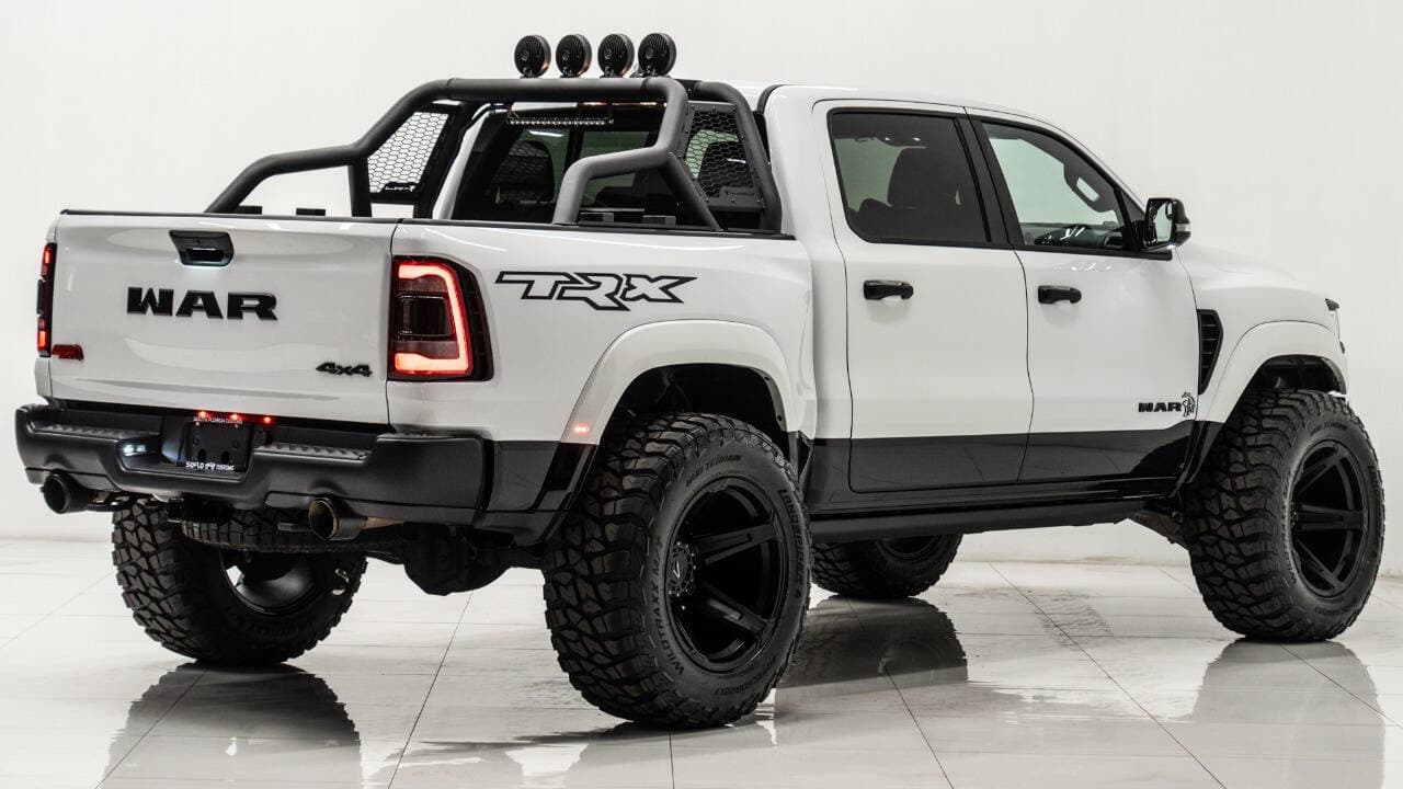 2024 RAM TRX in BRIGHT WHITE CLEARCOAT, photo 19 of 34