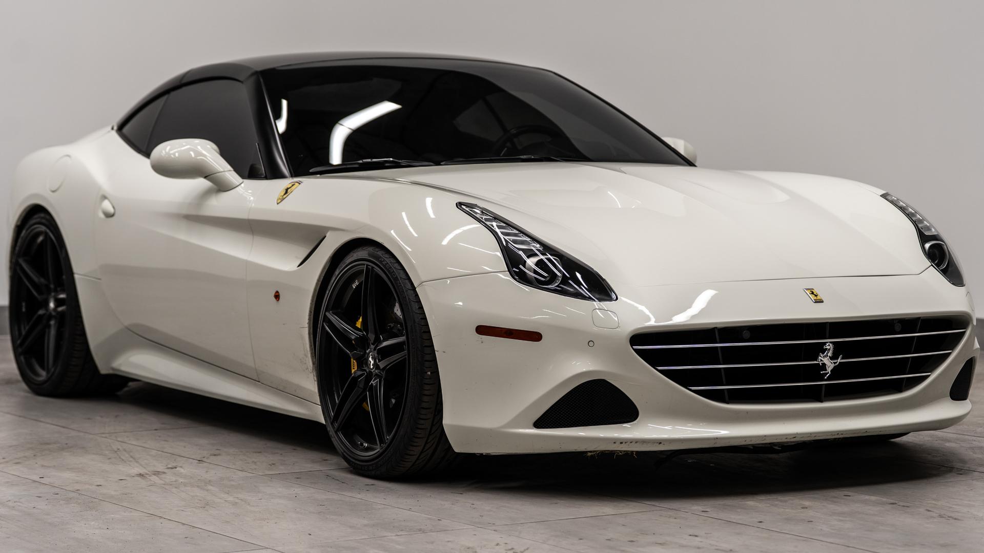 2018 FERRARI CALIFORNIA T in White, photo 6 of 42