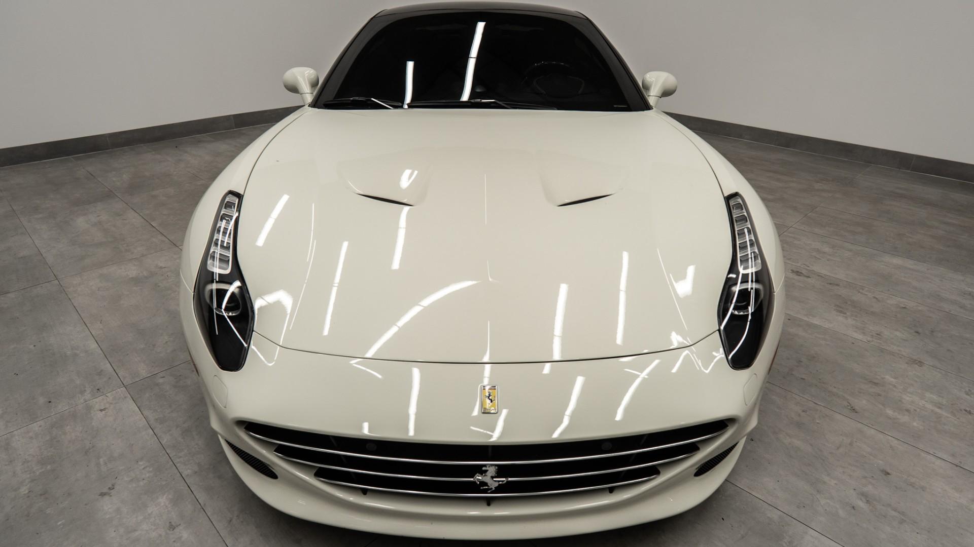 2018 FERRARI CALIFORNIA T in White, photo 9 of 42