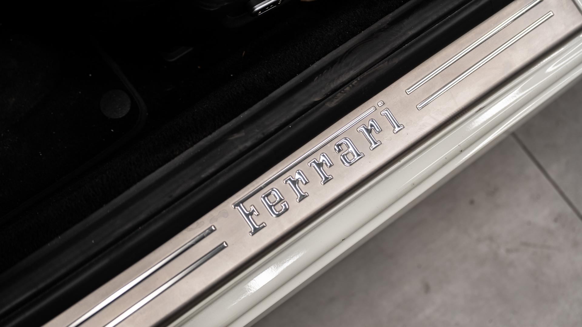 2018 FERRARI CALIFORNIA T in White, photo 19 of 42