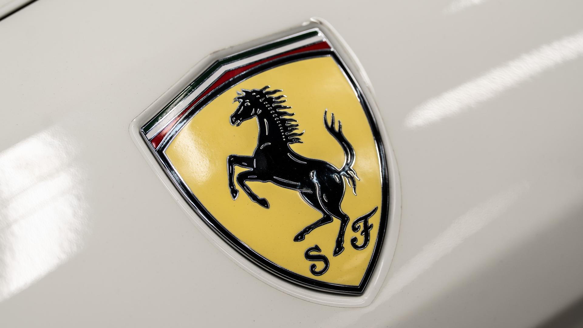 2018 FERRARI CALIFORNIA T in White, photo 22 of 42