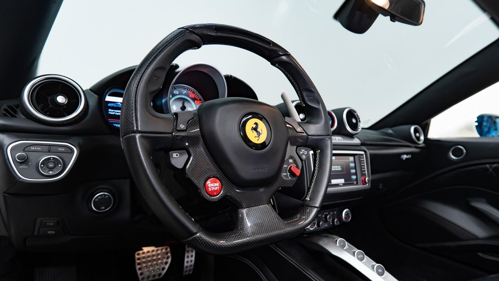 2018 FERRARI CALIFORNIA T in White, photo 29 of 42