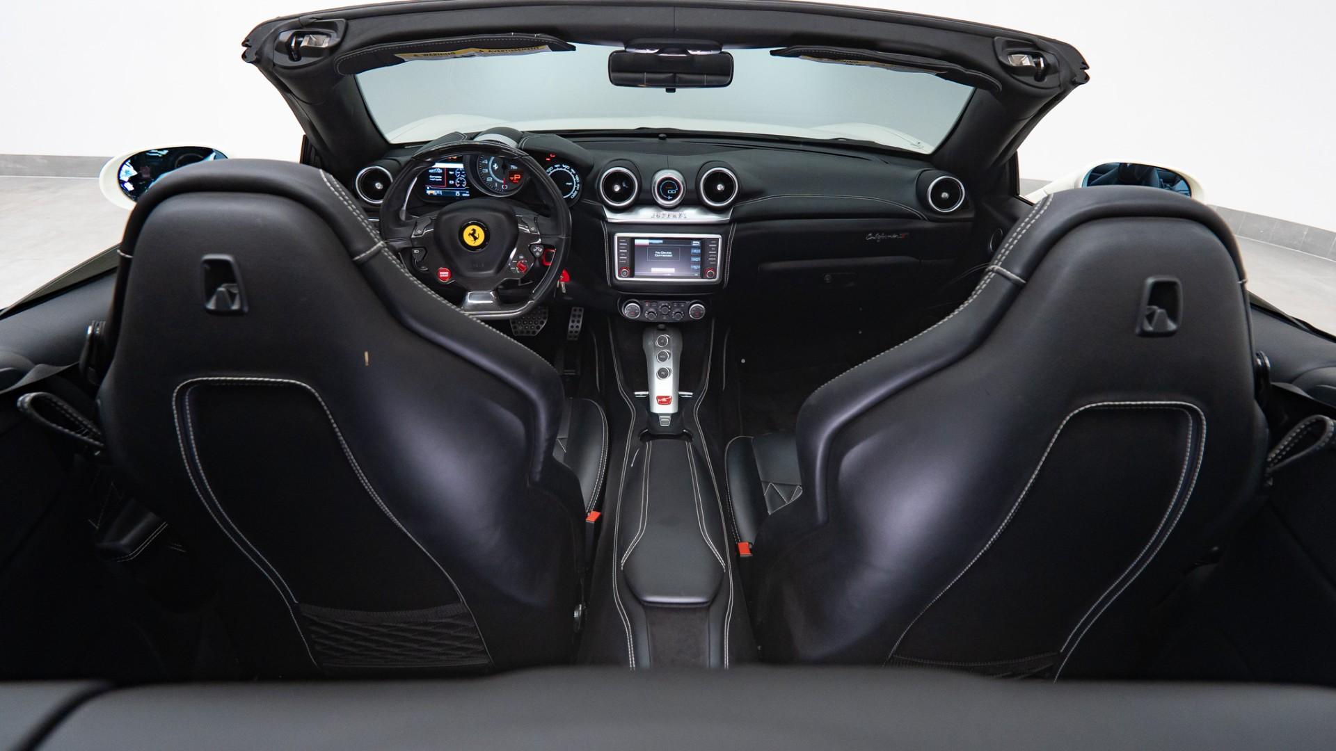 2018 FERRARI CALIFORNIA T in White, photo 30 of 42