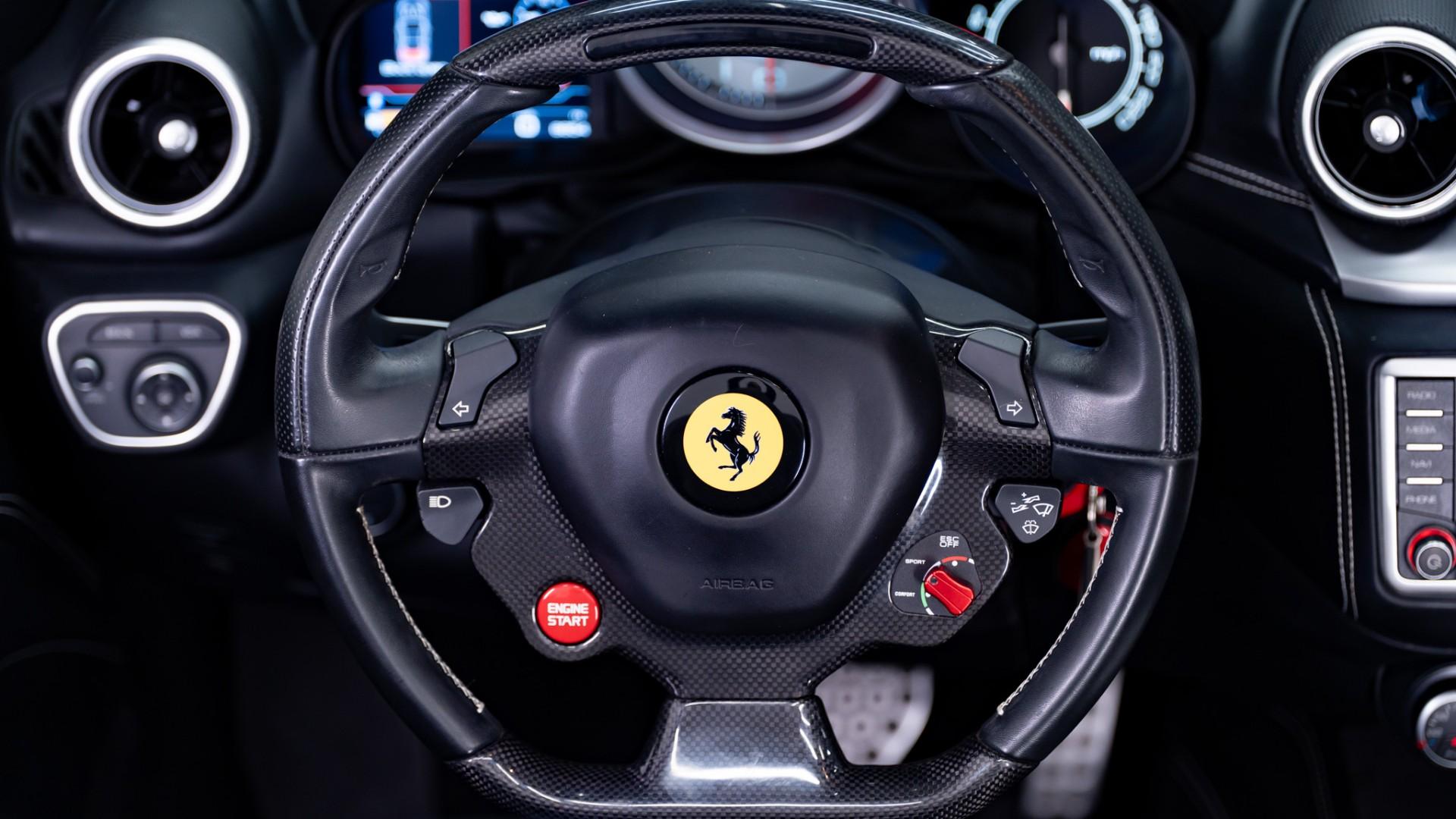 2018 FERRARI CALIFORNIA T in White, photo 38 of 42