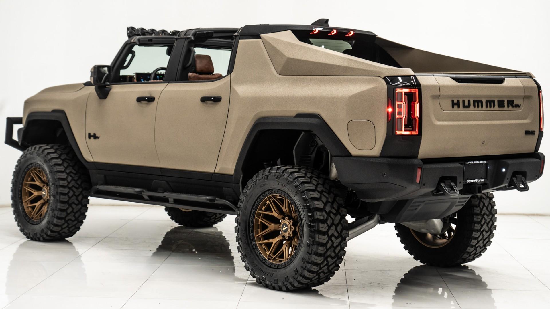 2025 GMC HUMMER EV PICKUP in Tan, photo 22 of 52
