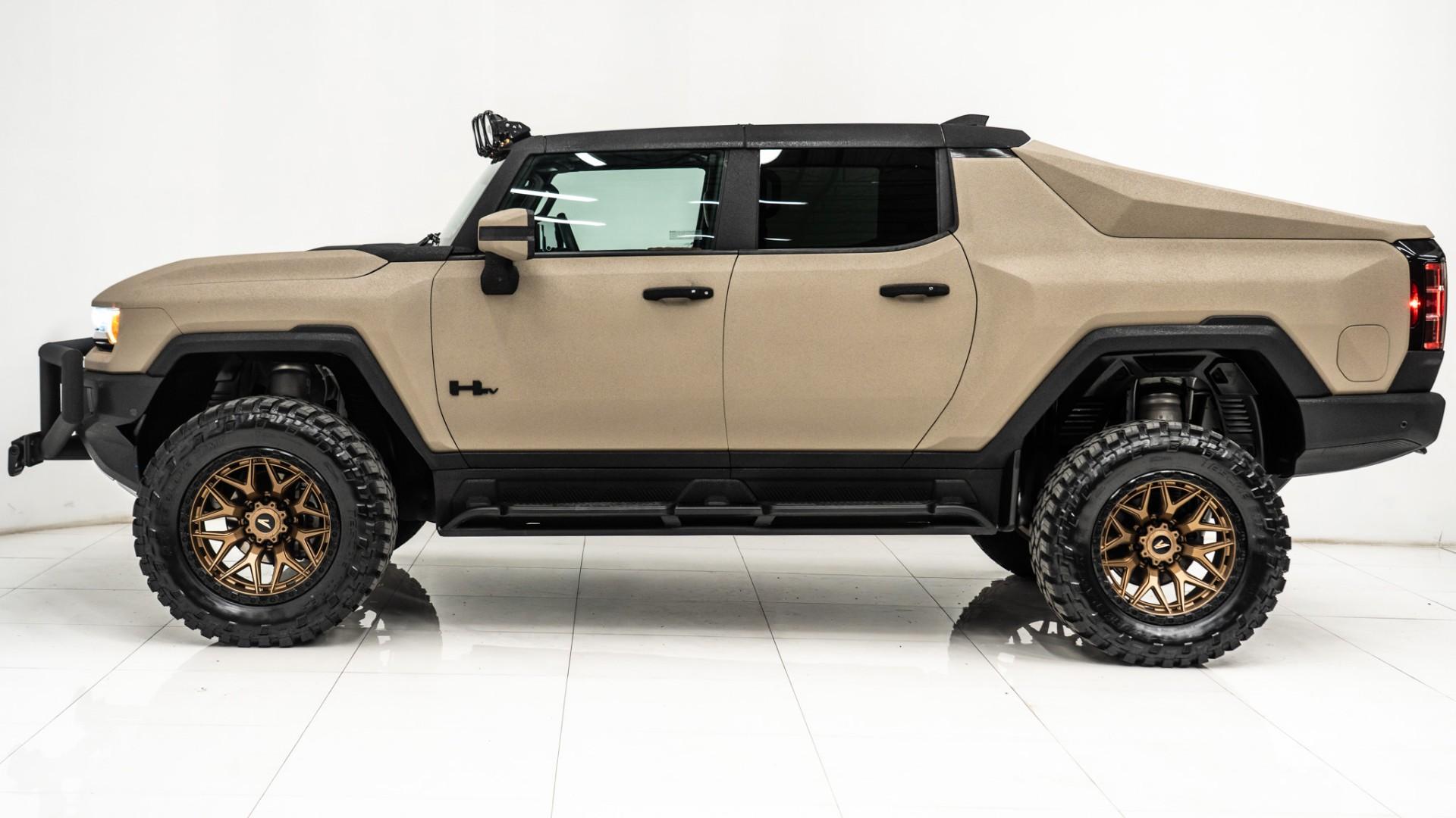 2025 GMC HUMMER EV PICKUP in Tan, photo 7 of 52