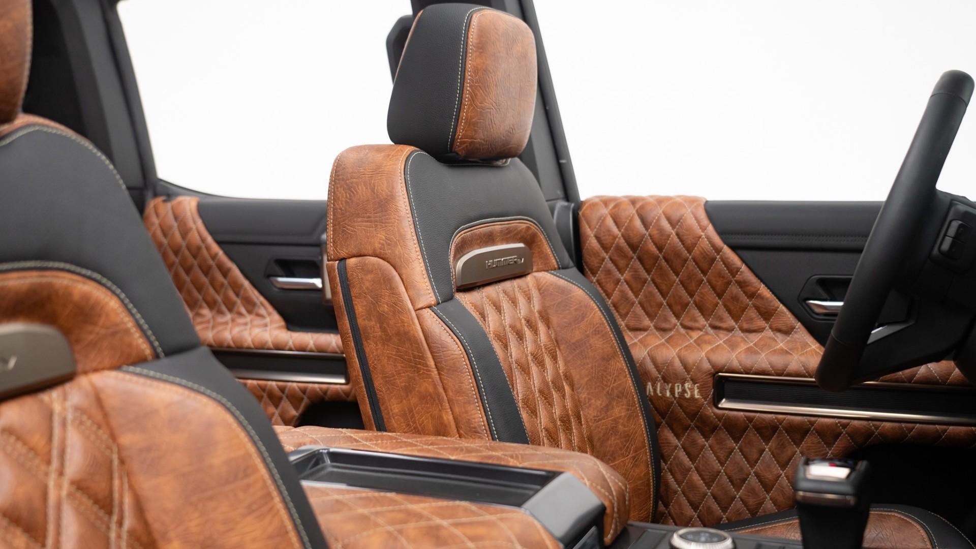 2025 GMC HUMMER EV PICKUP in Tan, photo 32 of 52