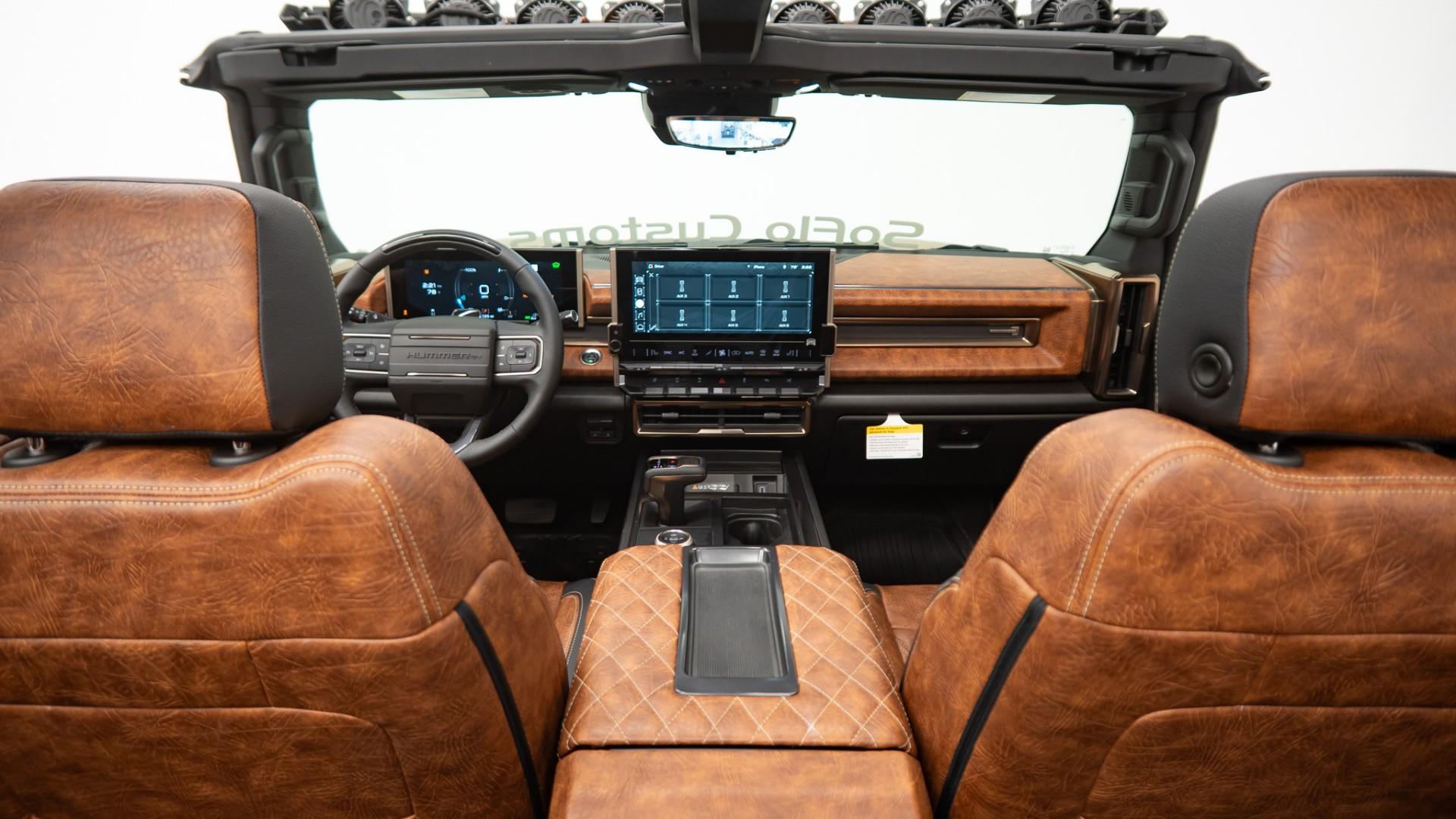 2025 GMC HUMMER EV PICKUP in Tan, photo 34 of 52
