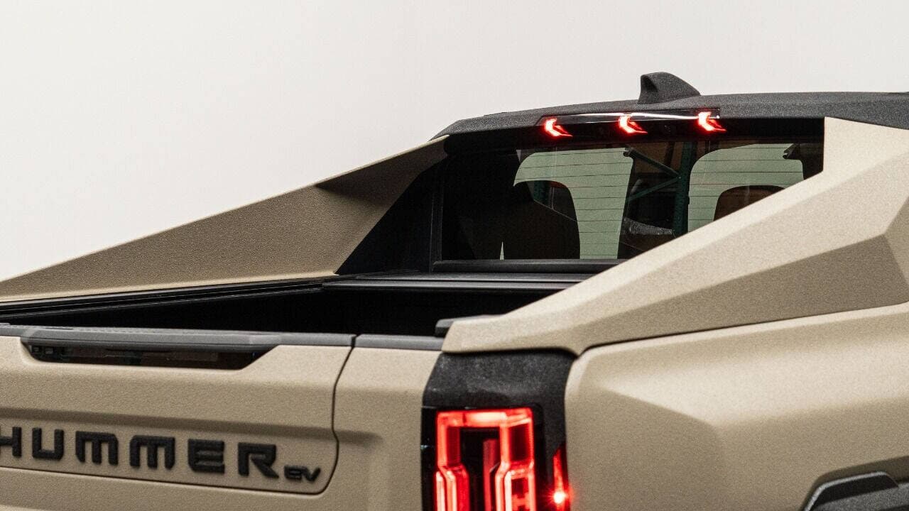 2025 GMC HUMMER EV PICKUP in Tan, photo 15 of 52