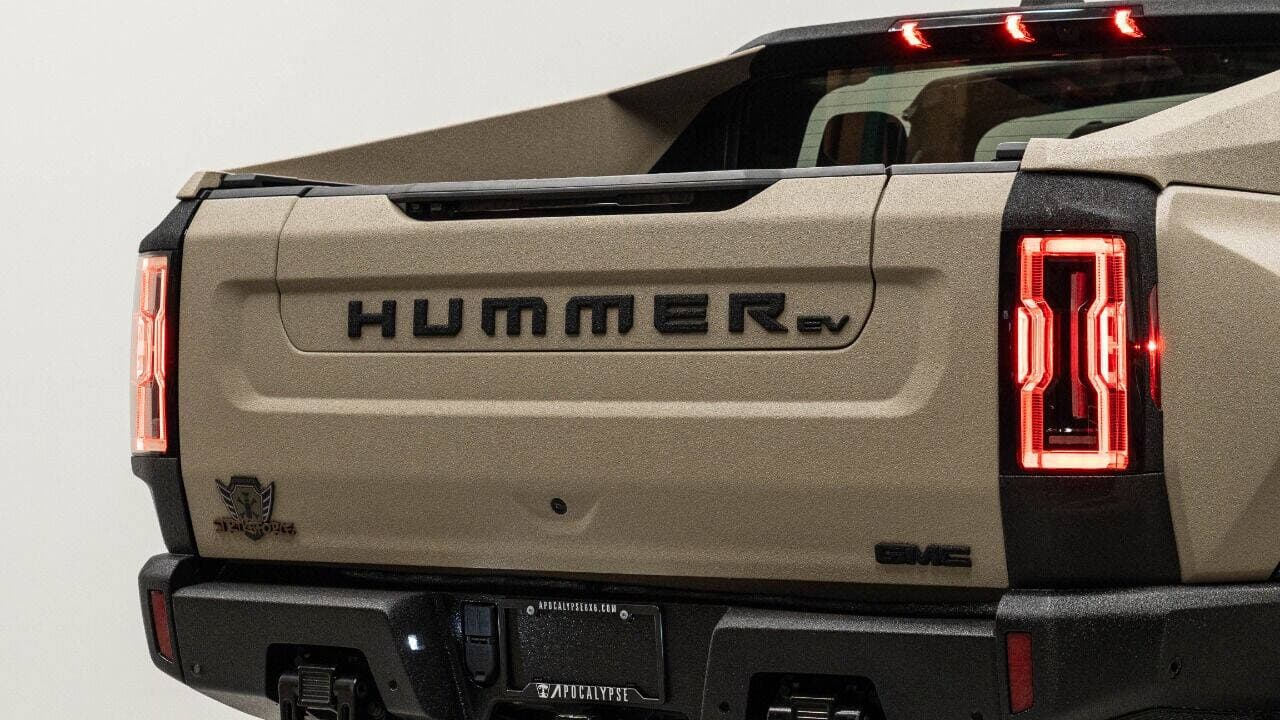 2025 GMC HUMMER EV PICKUP in Tan, photo 11 of 52