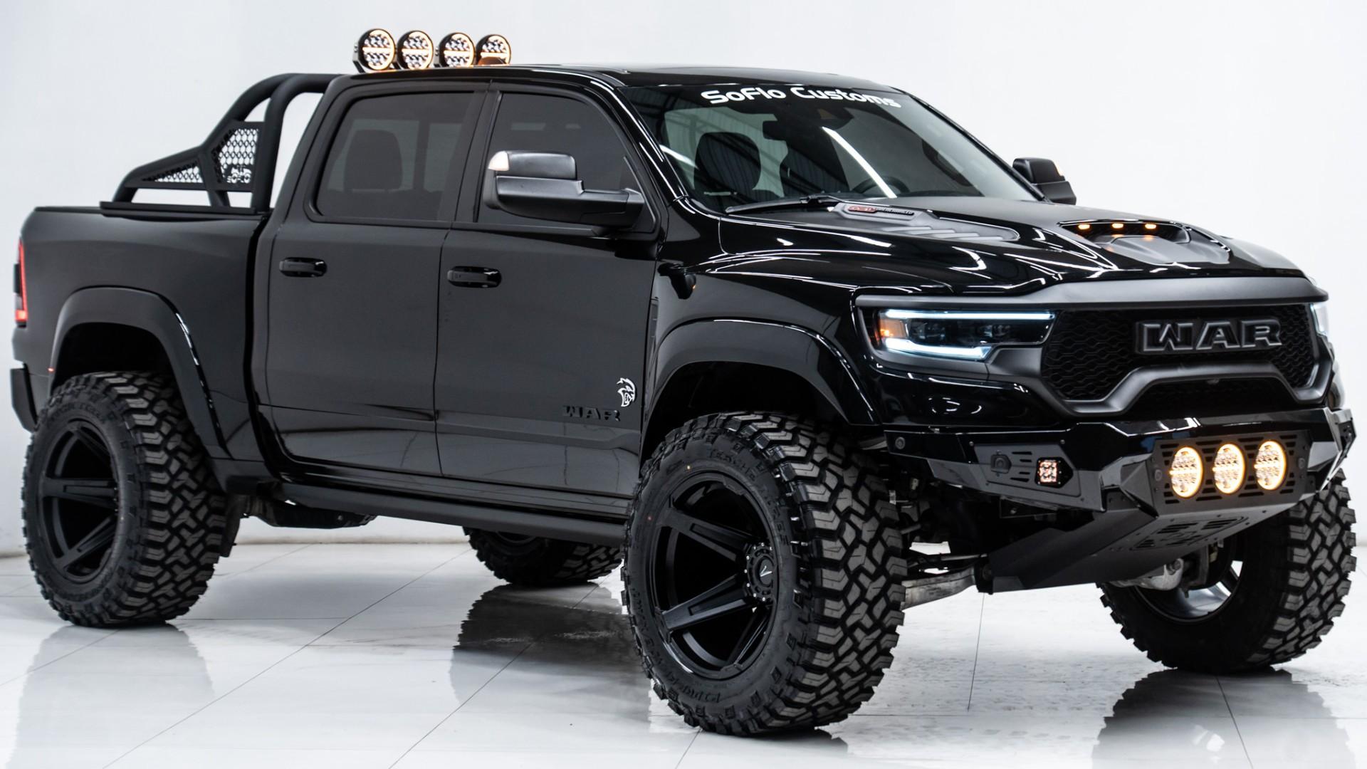 2023 RAM TRX in DIAMOND BLACK CRYSTAL PEARLCOAT, photo 4 of 58