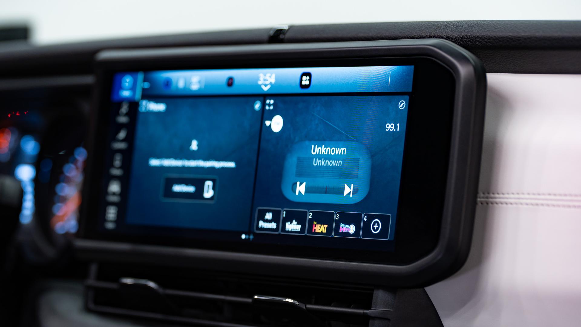 2026 JEEP GLADIATOR in Black, photo 27 of 60