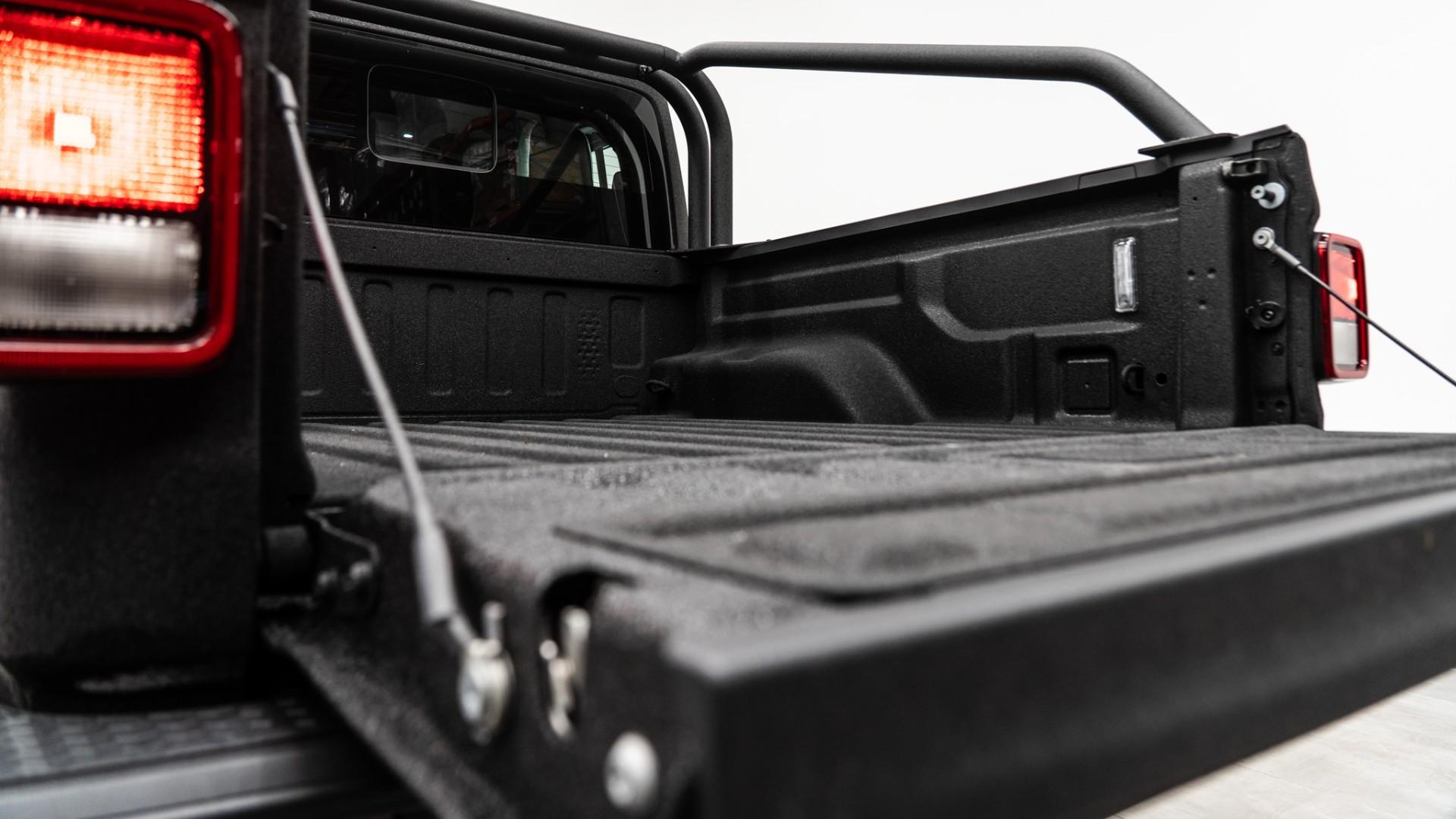 2026 JEEP GLADIATOR in Black, photo 55 of 60
