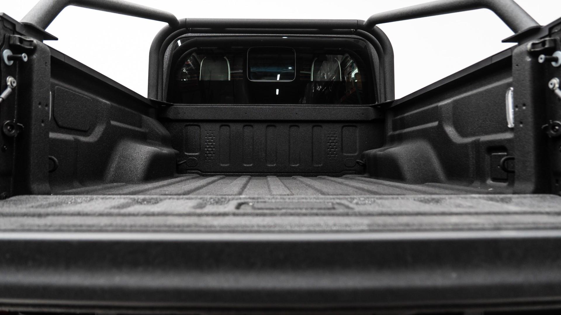 2026 JEEP GLADIATOR in Black, photo 56 of 60