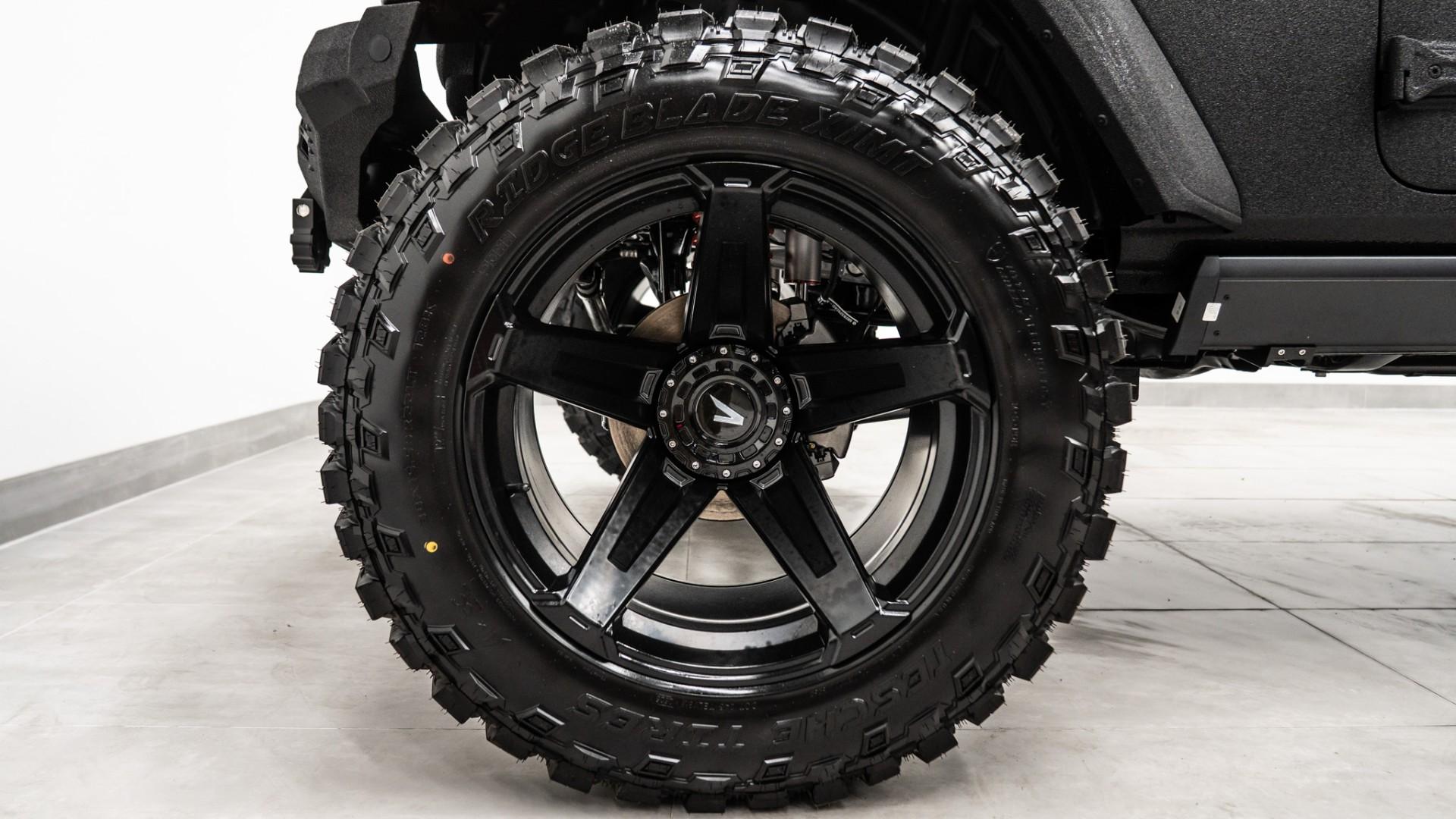 2026 JEEP GLADIATOR in Black, photo 59 of 60