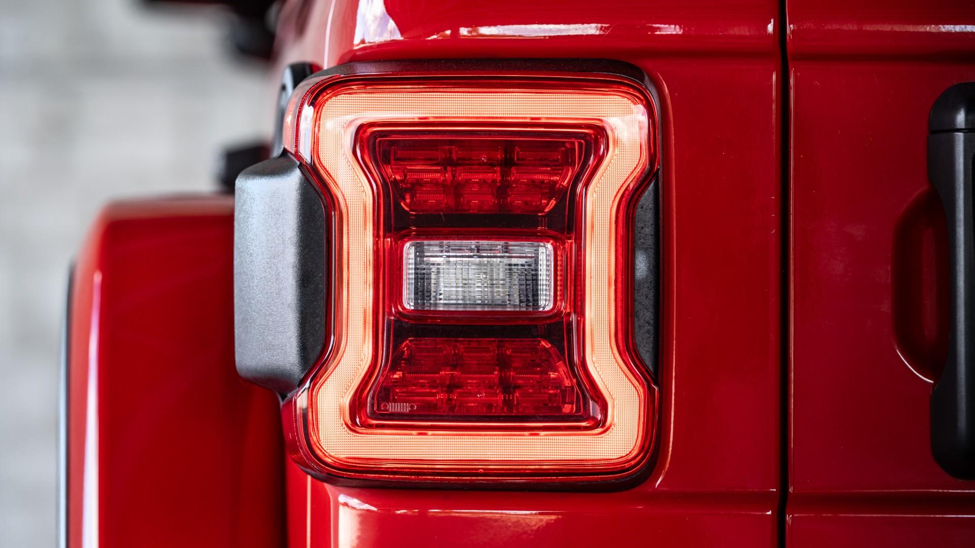 2022 JEEP WRANGLER 4XE in FIRECRACKER RED CLEARCOAT, photo 43 of 59