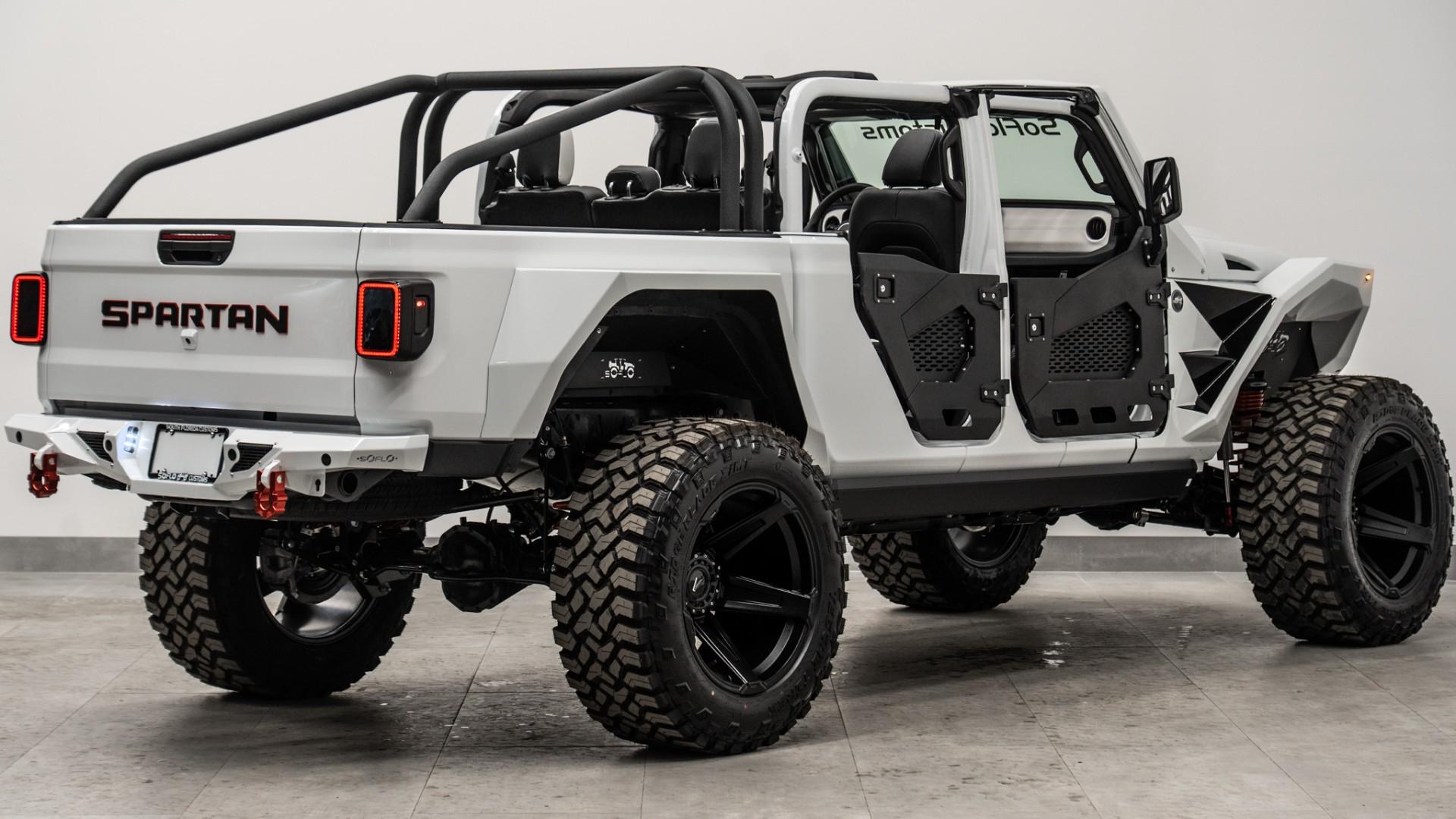 2025 JEEP GLADIATOR in BRIGHT WHITE CLEARCOAT, photo 11 of 60