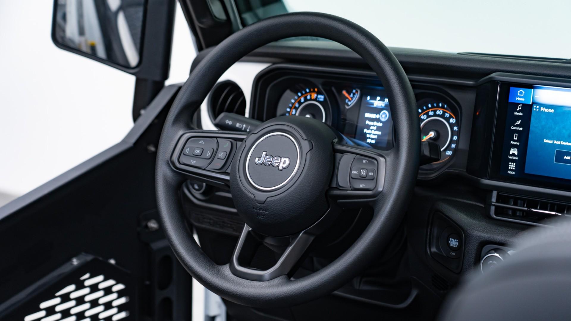 2025 JEEP GLADIATOR in BRIGHT WHITE CLEARCOAT, photo 50 of 60