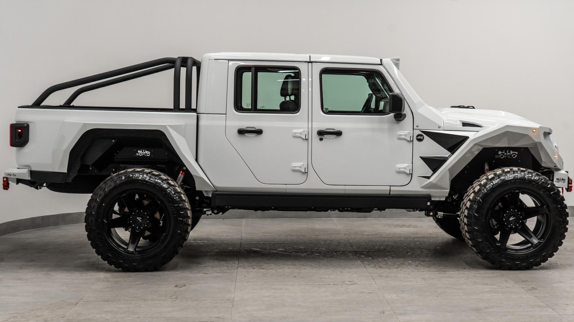 2025 JEEP GLADIATOR in BRIGHT WHITE CLEARCOAT, photo 6 of 60