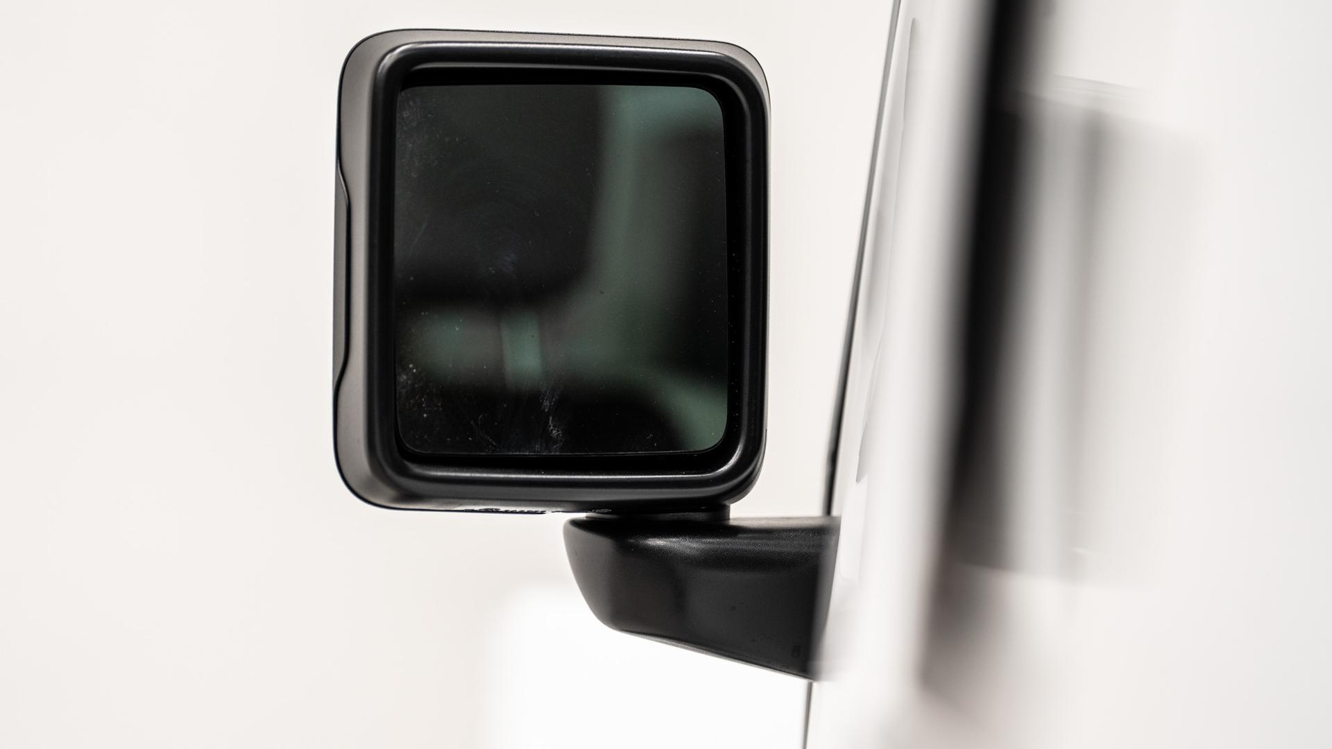 2025 JEEP GLADIATOR in BRIGHT WHITE CLEARCOAT, photo 38 of 60