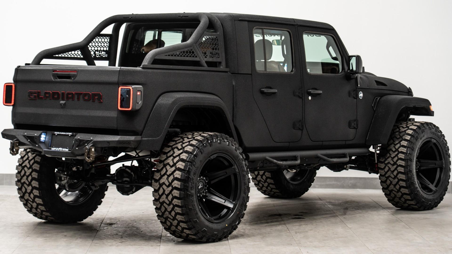 2025 JEEP GLADIATOR in Black, photo 7 of 54