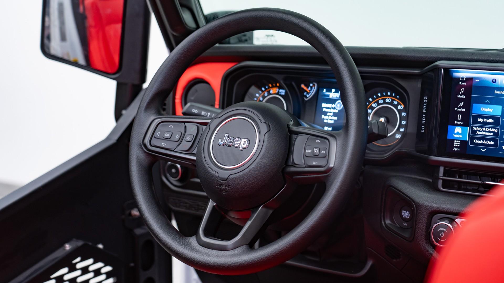 2026 JEEP WRANGLER in BRIGHT WHITE CLEARCOAT, photo 30 of 51