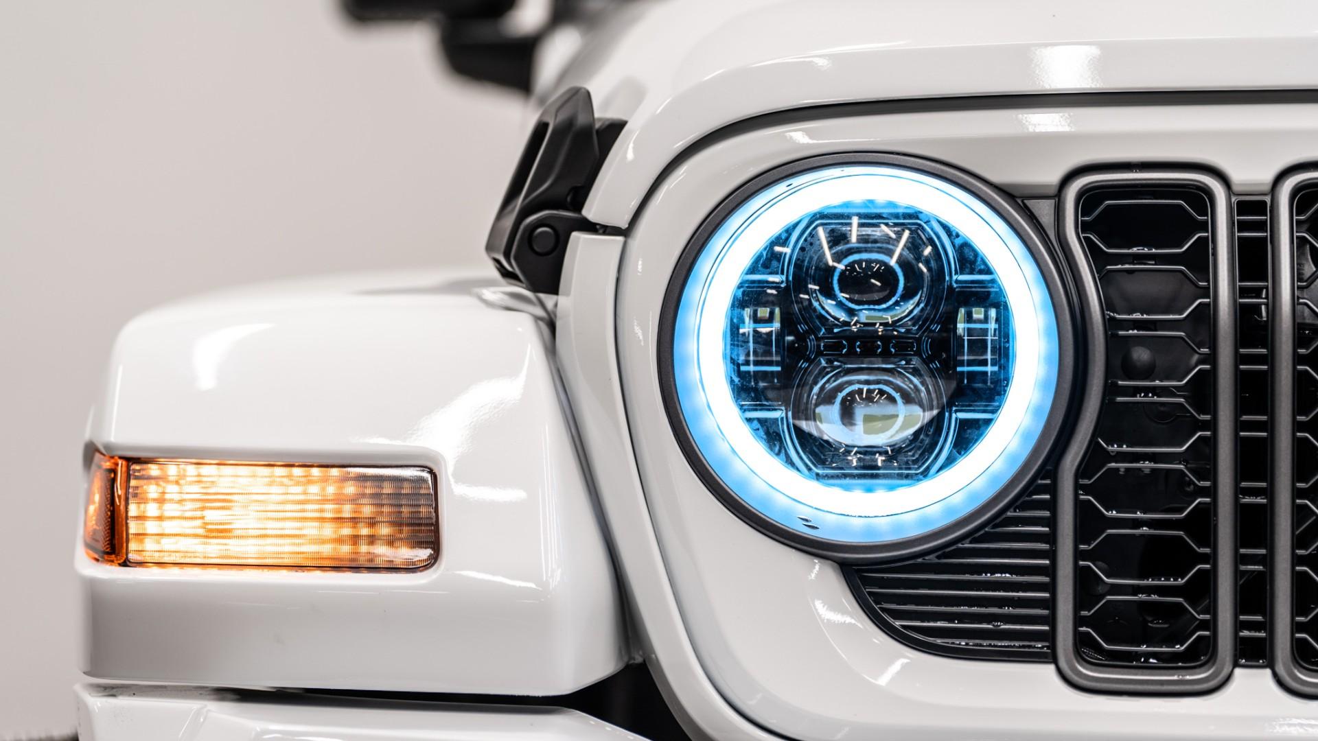 2026 JEEP WRANGLER in BRIGHT WHITE CLEARCOAT, photo 46 of 51