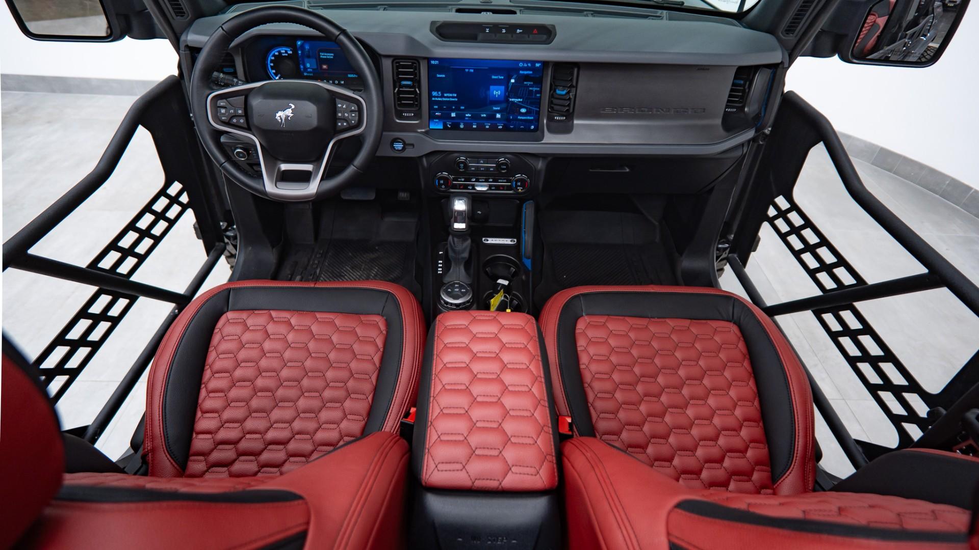 2024 FORD BRONCO in Carbonized Gray, photo 2 of 52