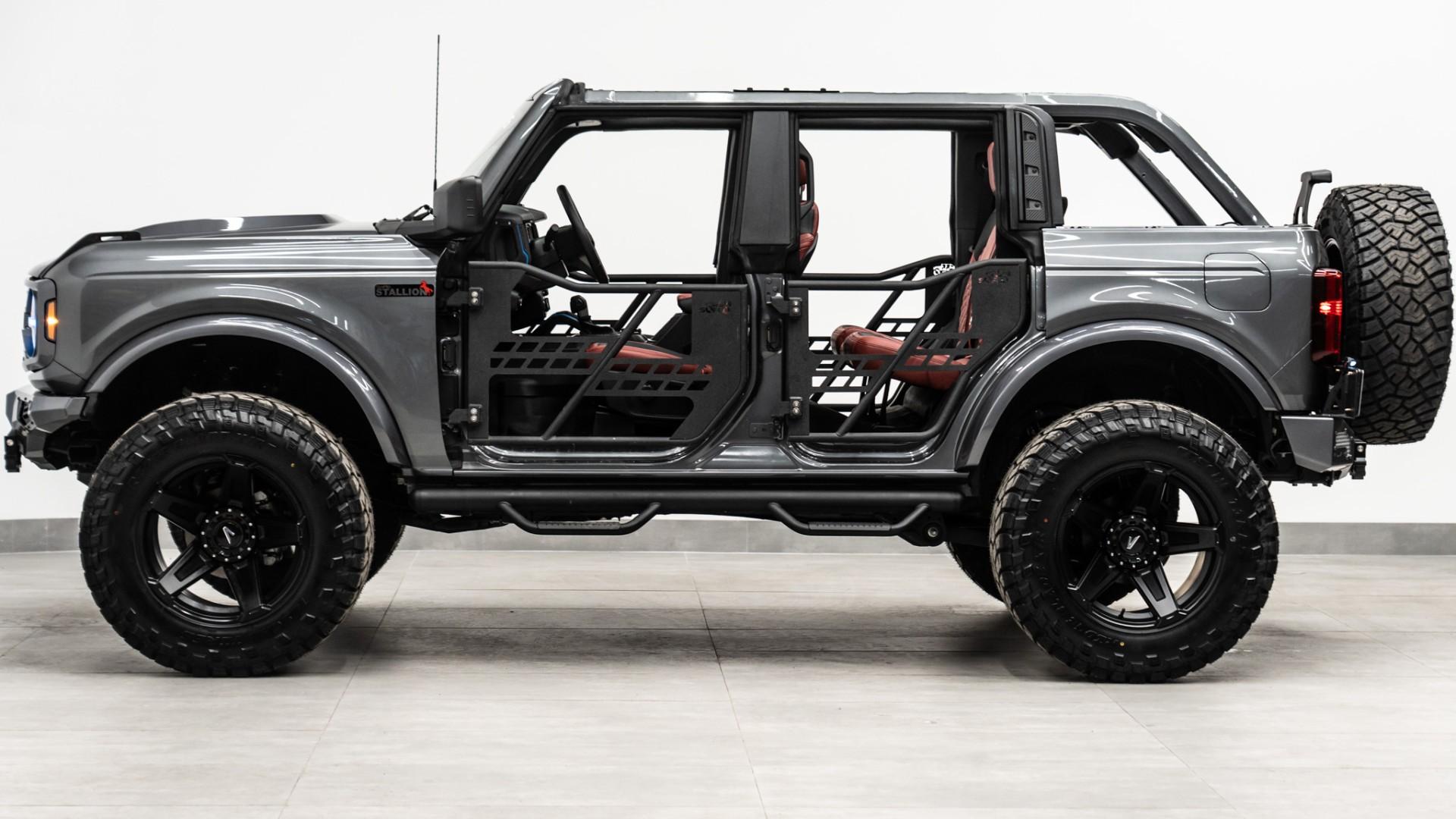 2024 FORD BRONCO in Carbonized Gray, photo 11 of 52