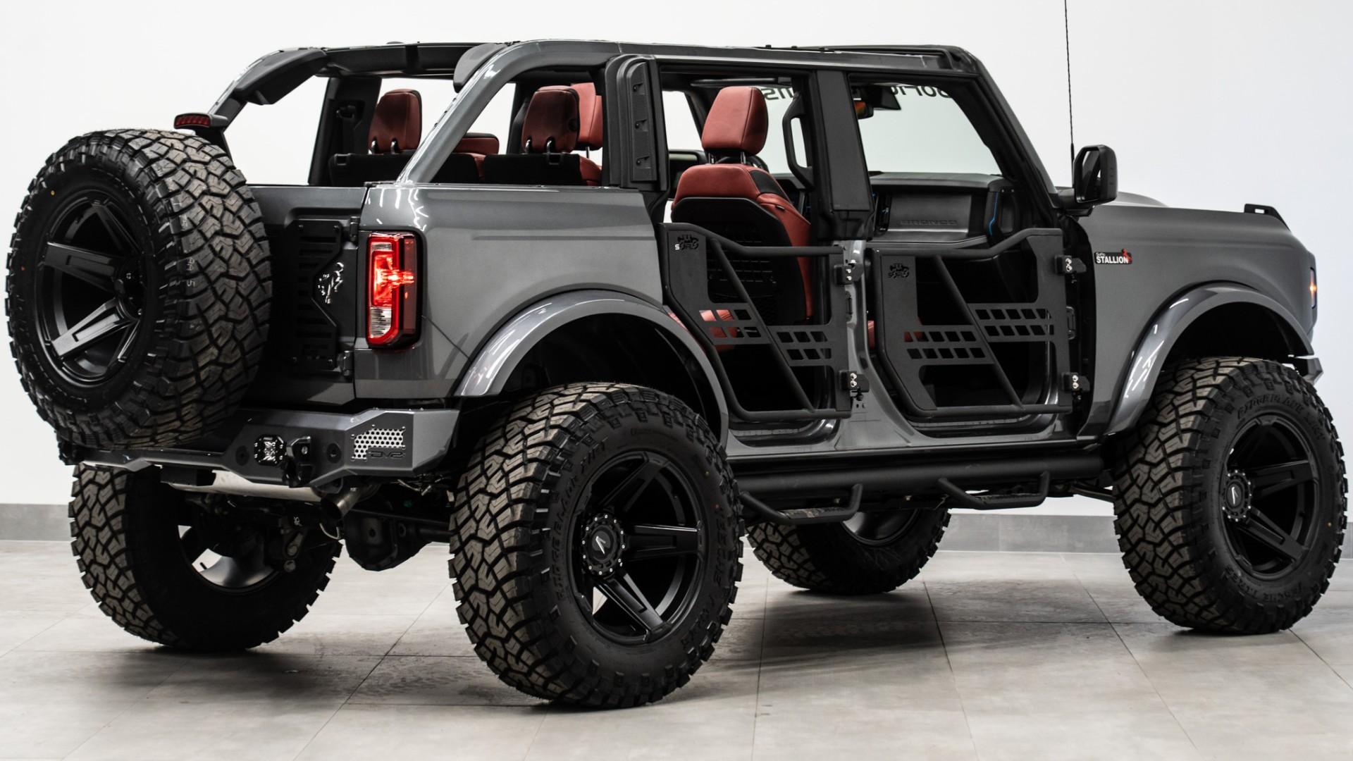 2024 FORD BRONCO in Carbonized Gray, photo 13 of 52