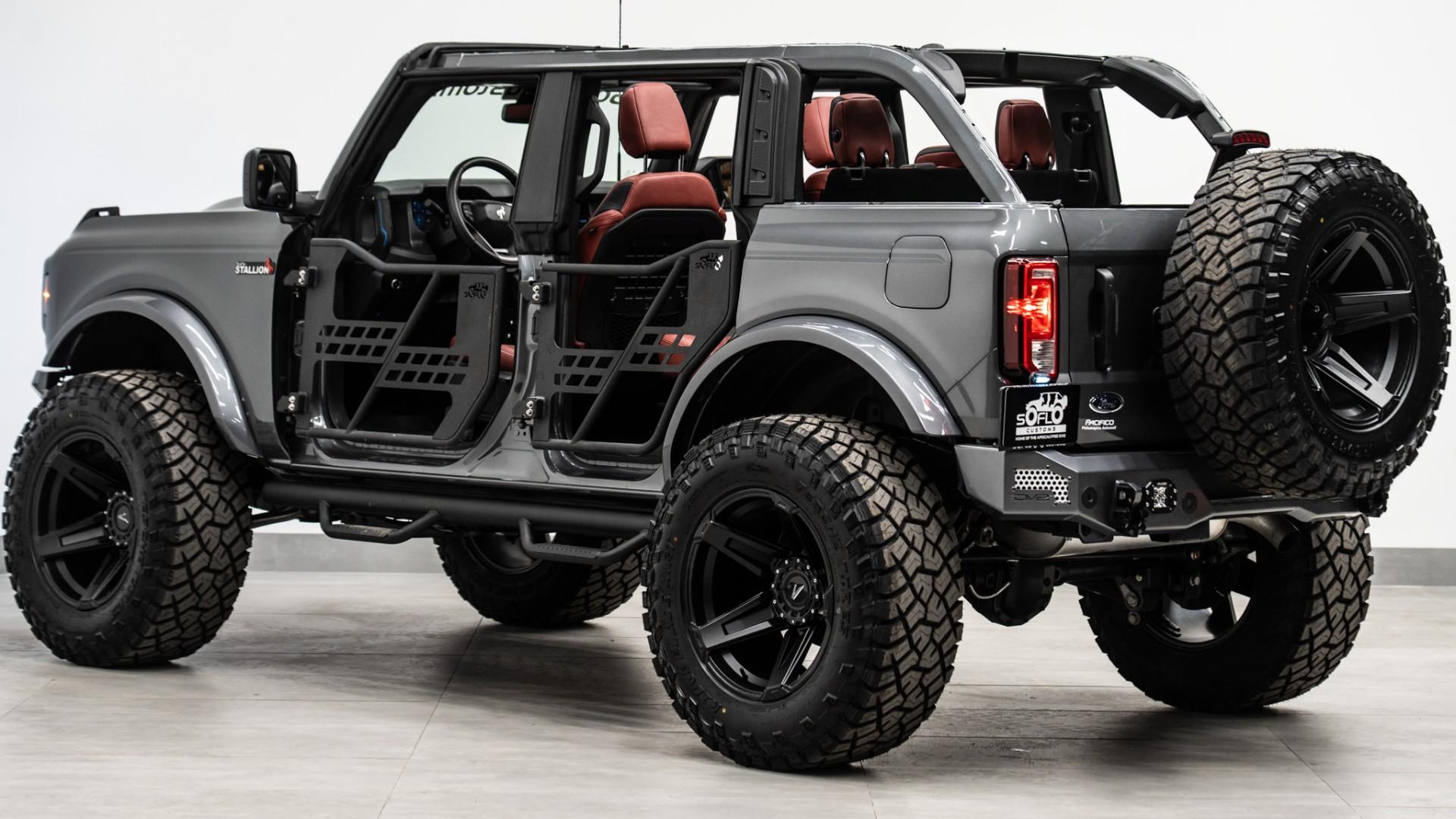 2024 FORD BRONCO in Carbonized Gray, photo 12 of 52