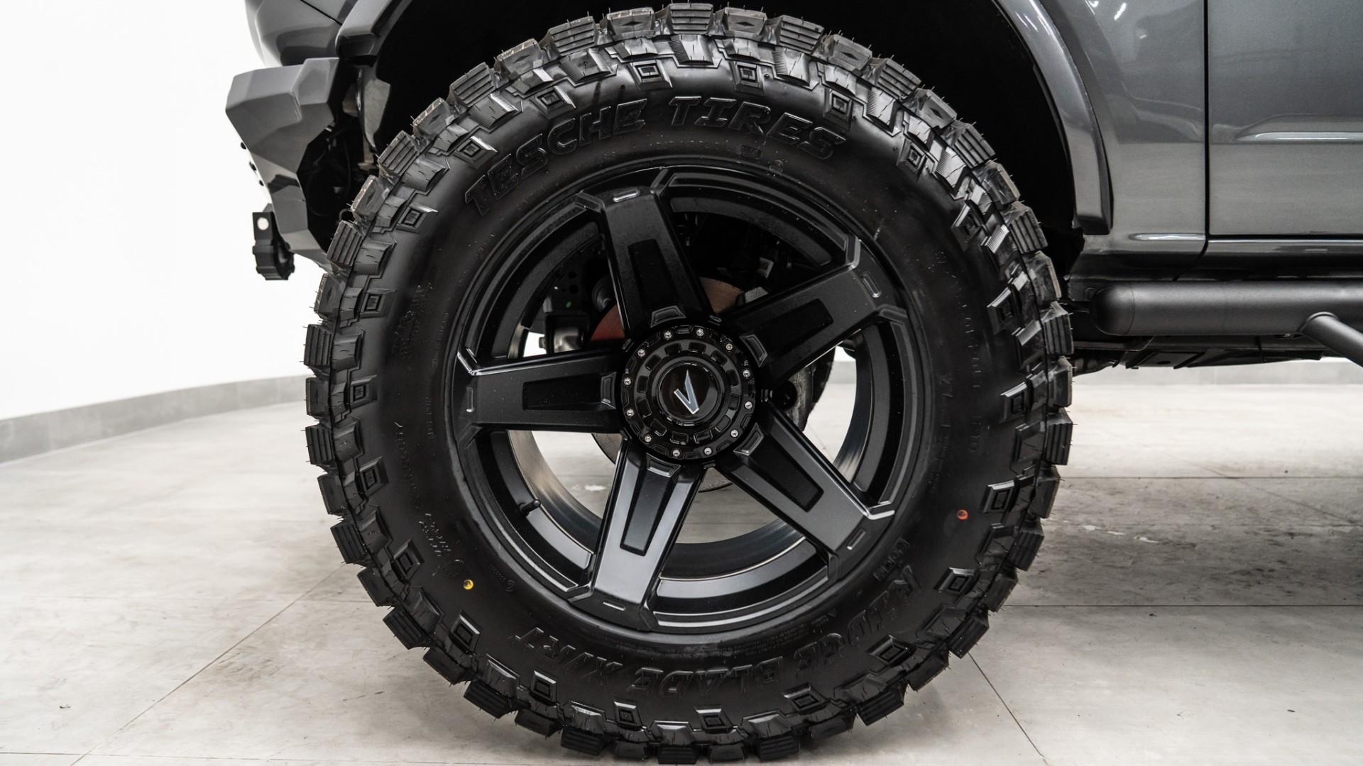 2024 FORD BRONCO in Carbonized Gray, photo 25 of 52