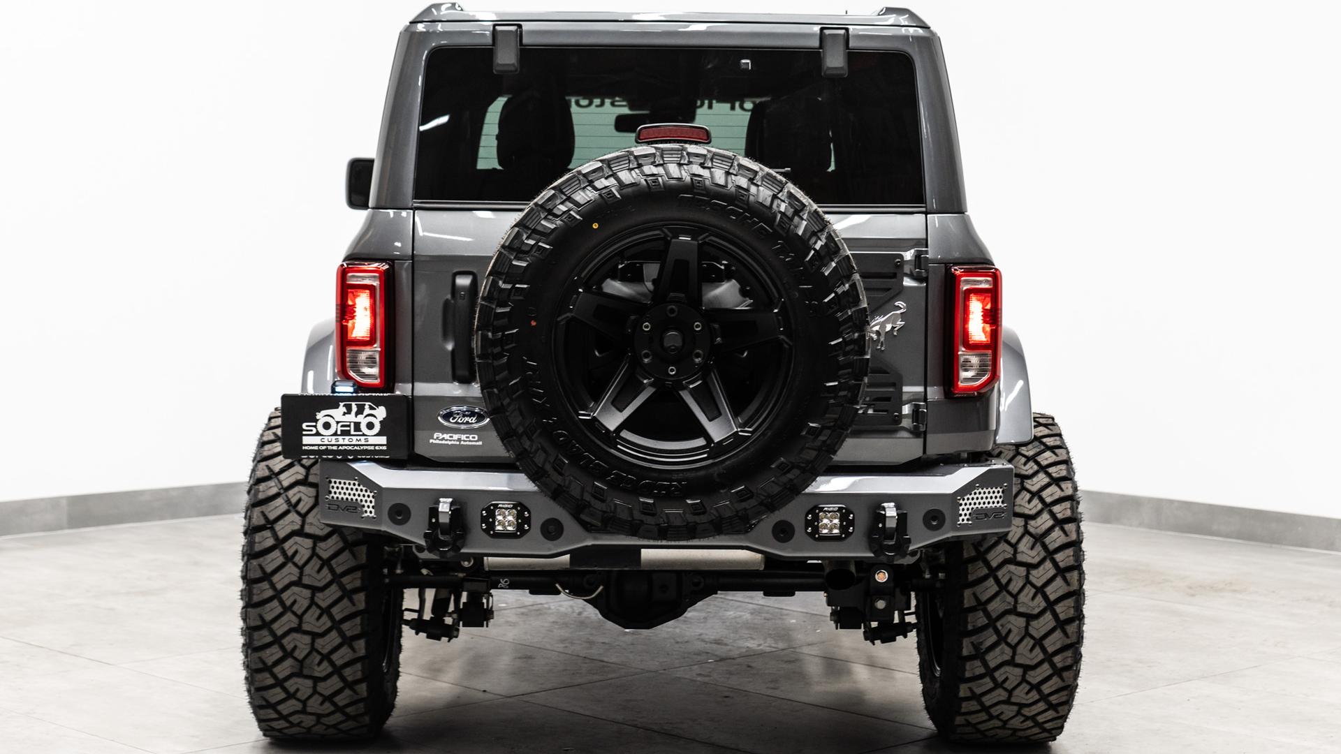 2024 FORD BRONCO in Carbonized Gray, photo 8 of 52