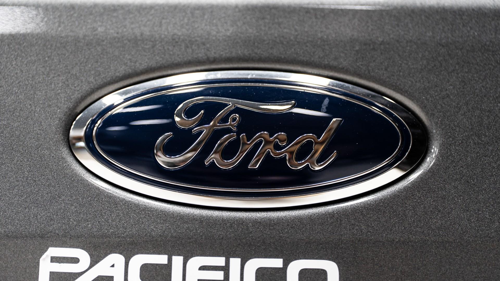 2024 FORD BRONCO in Carbonized Gray, photo 50 of 52
