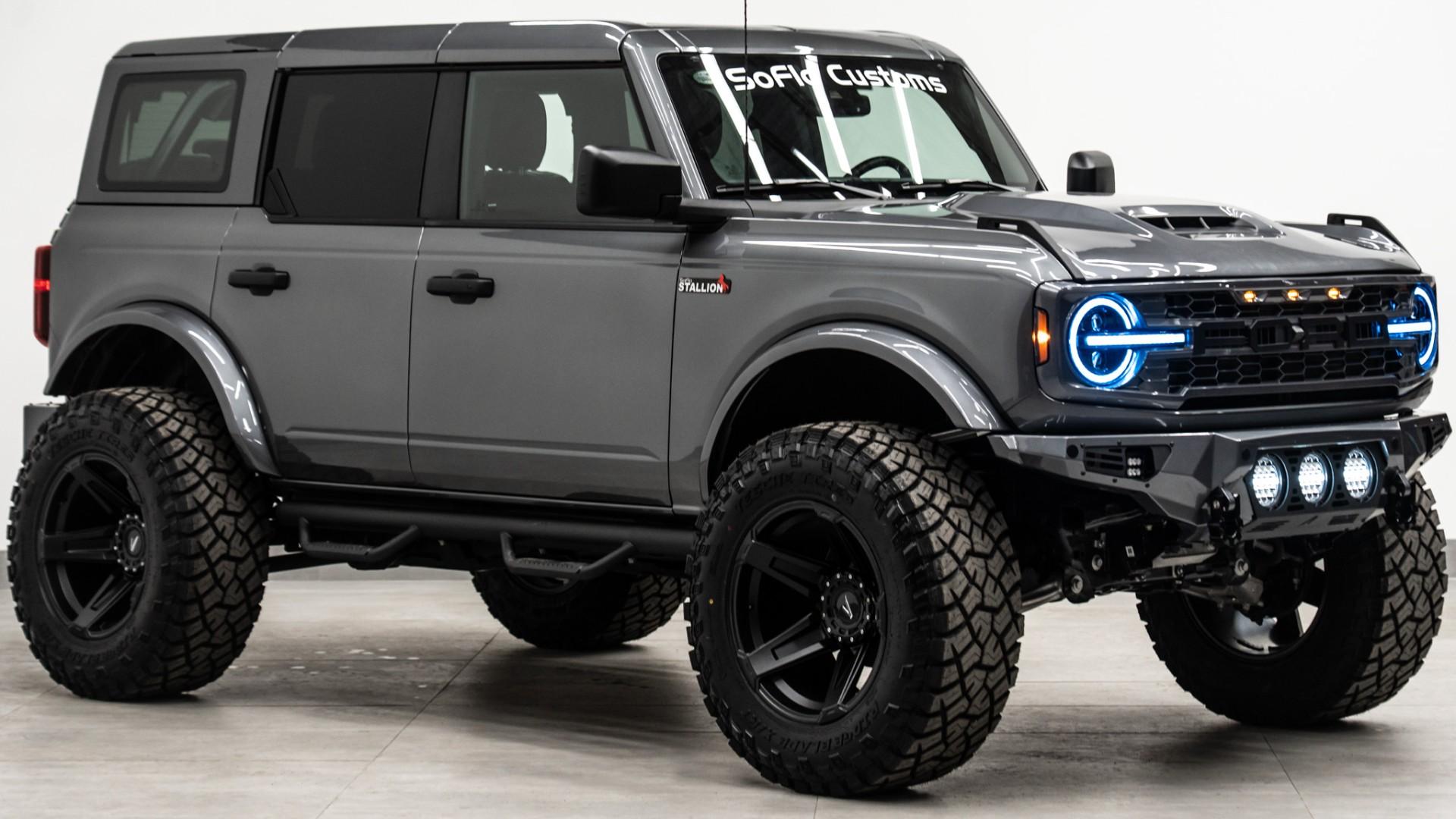 2024 FORD BRONCO in Carbonized Gray, photo 5 of 52