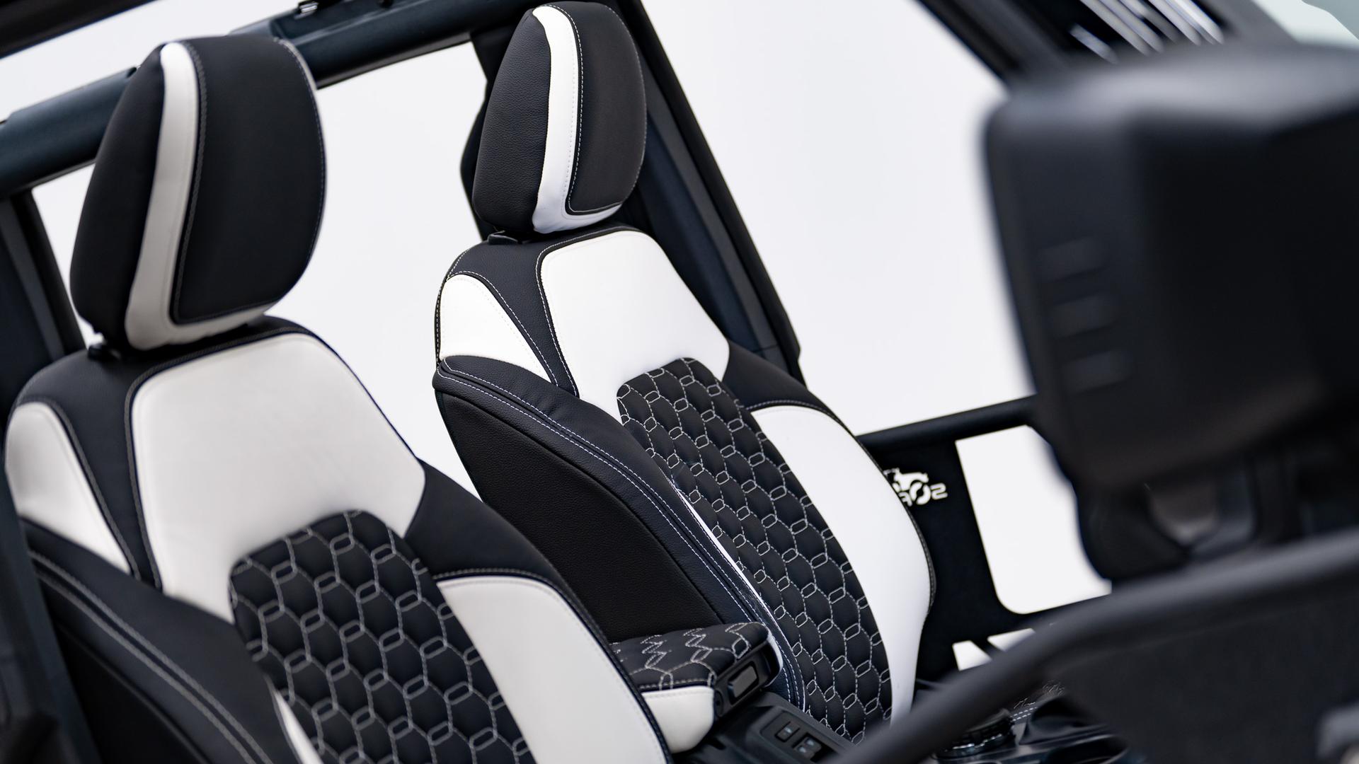 2025 FORD BRONCO in Black, photo 11 of 53