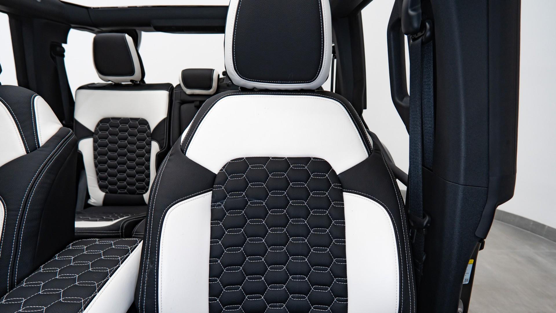2025 FORD BRONCO in Black, photo 16 of 53