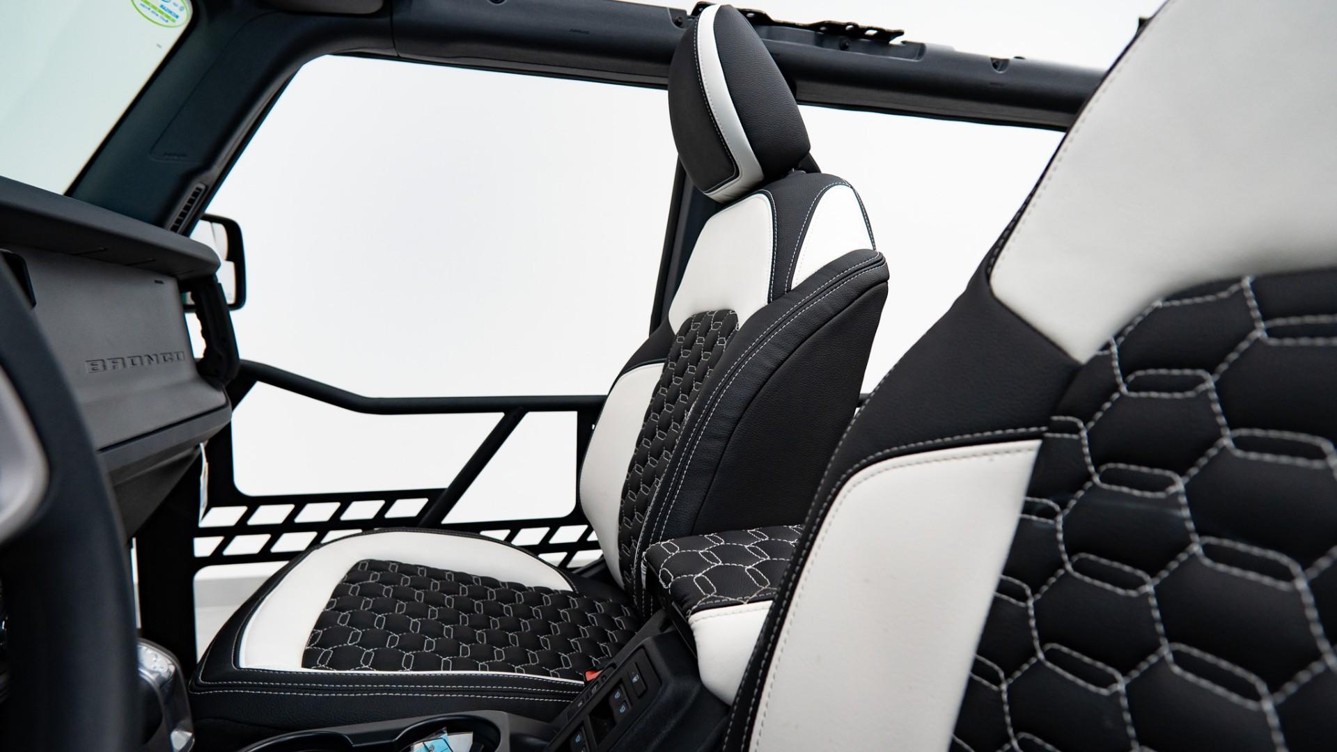 2025 FORD BRONCO in Black, photo 21 of 53