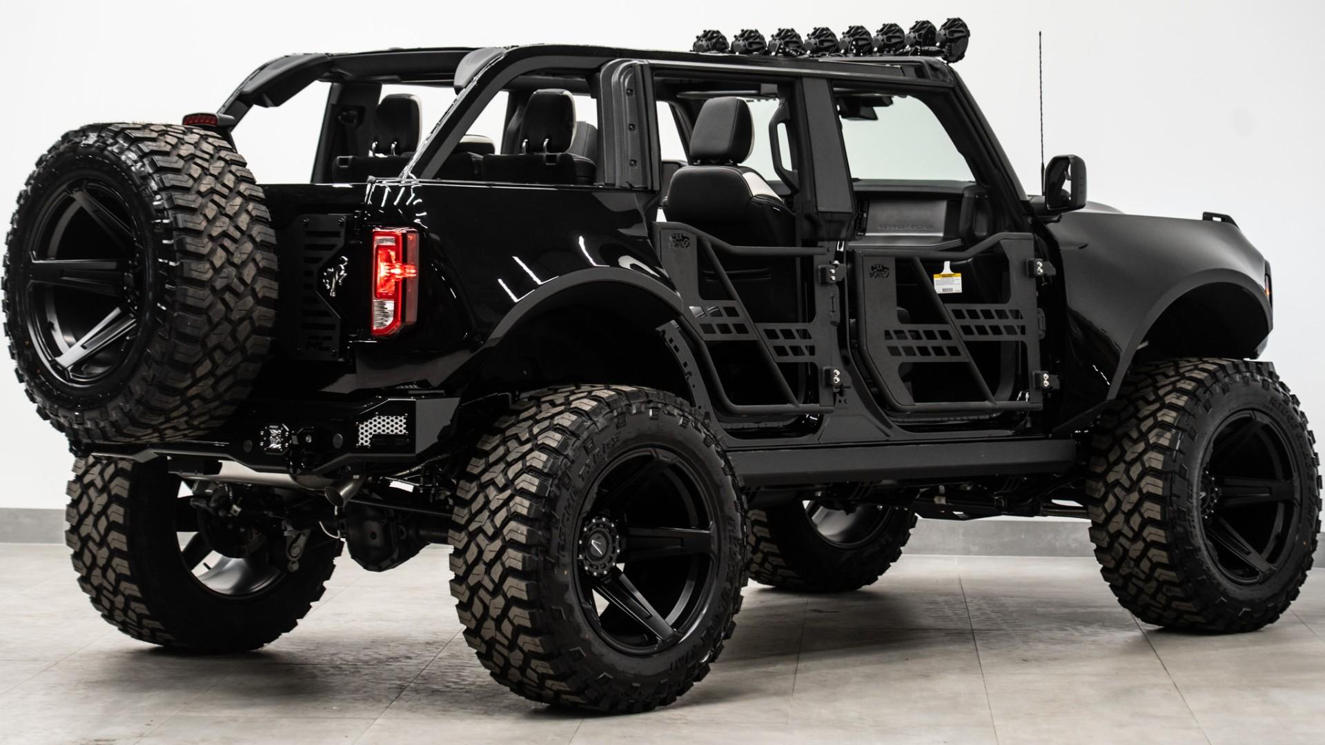 2025 FORD BRONCO in Black, photo 7 of 53
