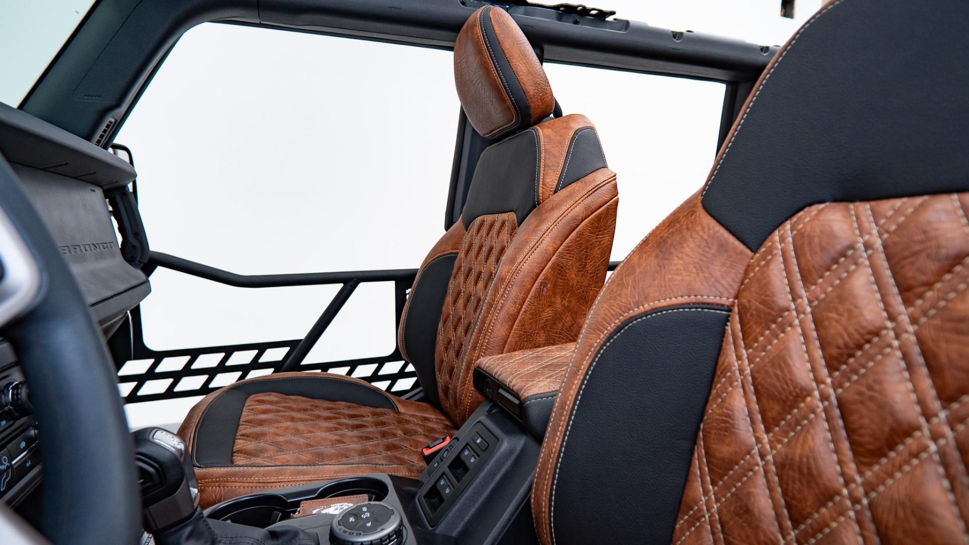 2025 FORD BRONCO in Azzure Gray, photo 23 of 55