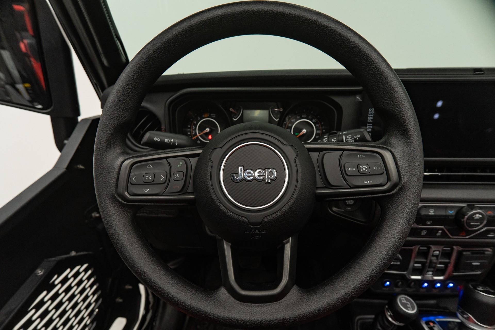 2026 JEEP WRANGLER in BLACK CLEARCOAT, photo 9 of 60