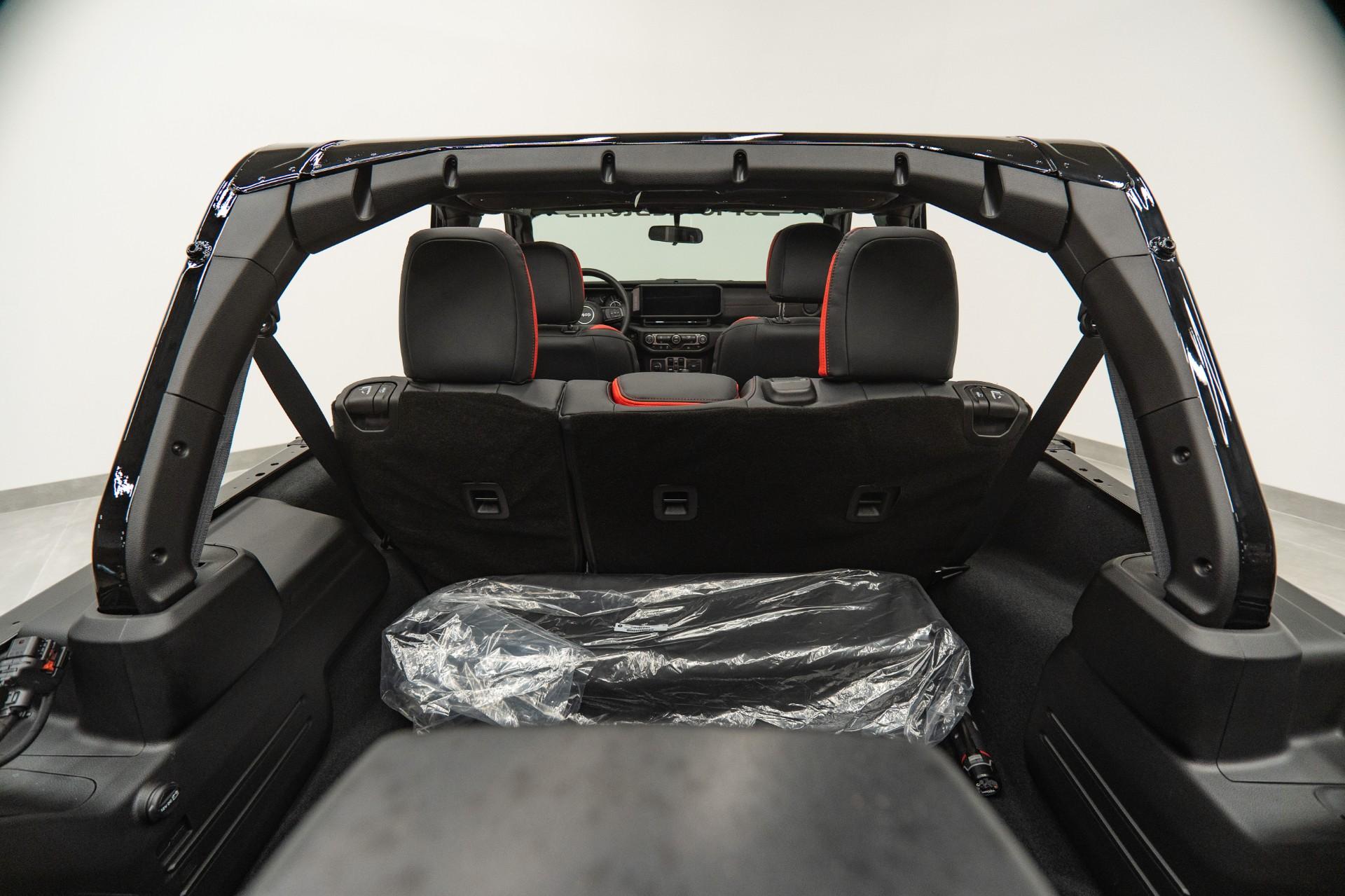 2026 JEEP WRANGLER in BLACK CLEARCOAT, photo 15 of 60