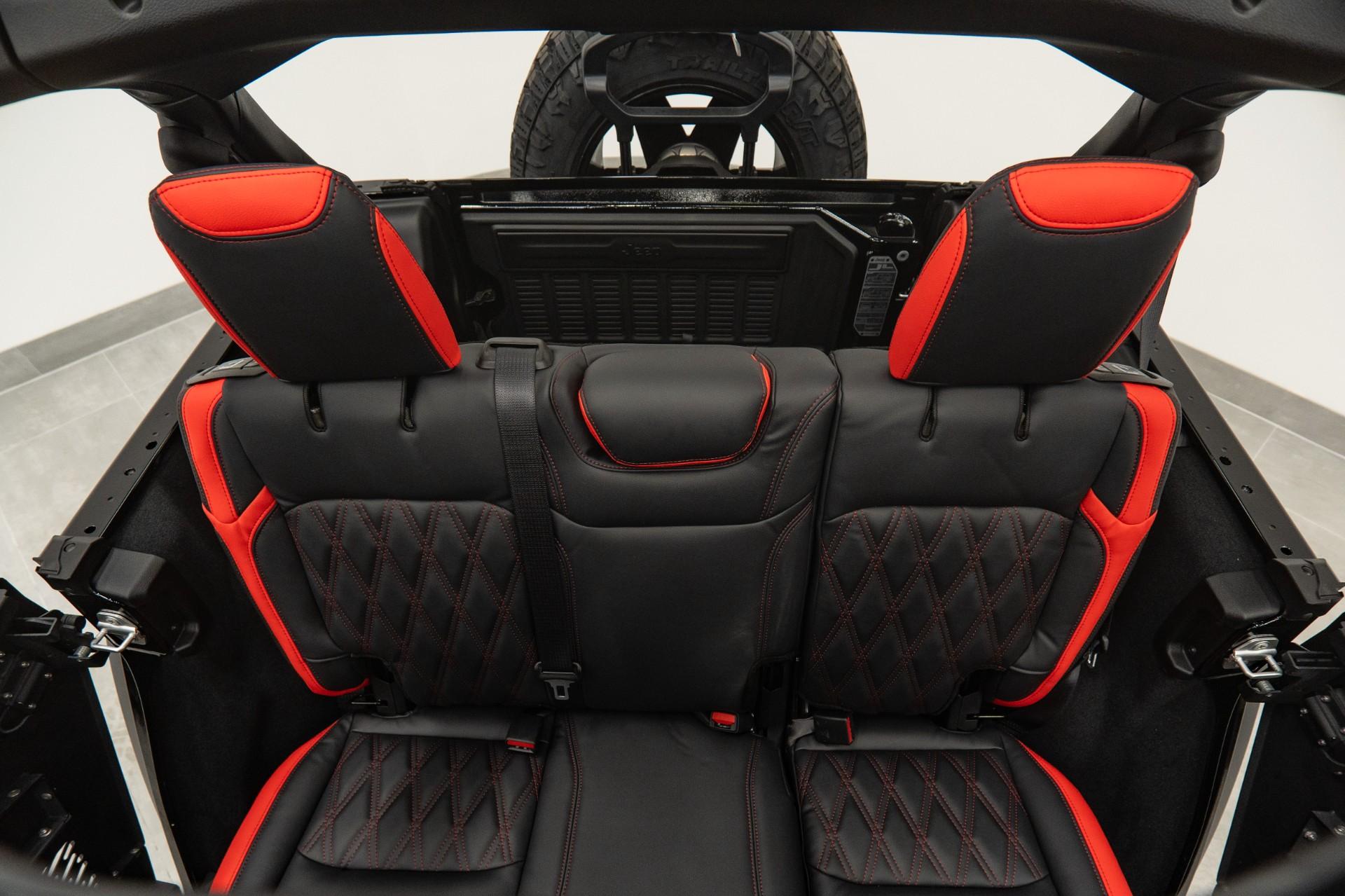 2026 JEEP WRANGLER in BLACK CLEARCOAT, photo 24 of 60
