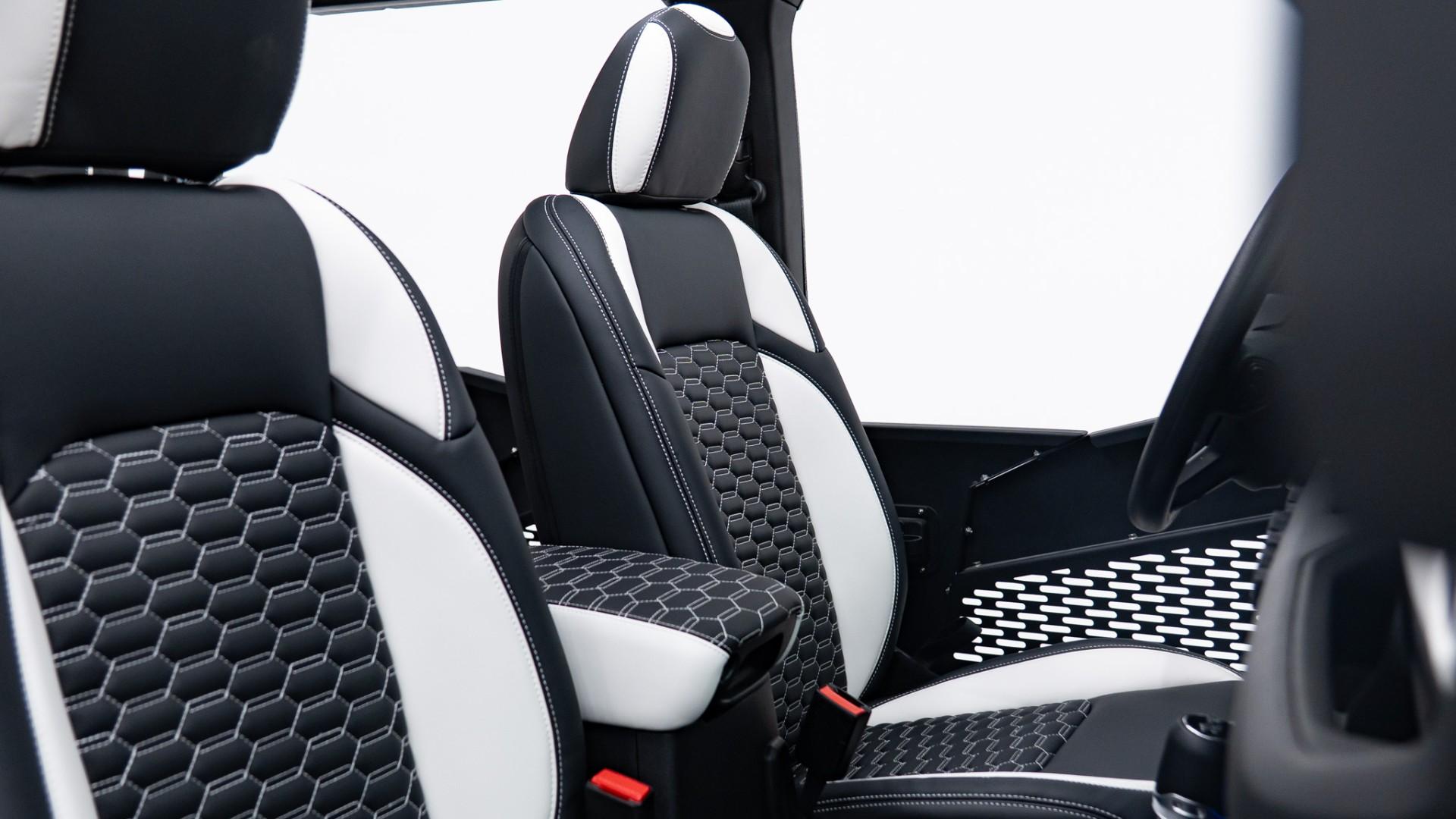 2025 JEEP GLADIATOR in Black, photo 10 of 59