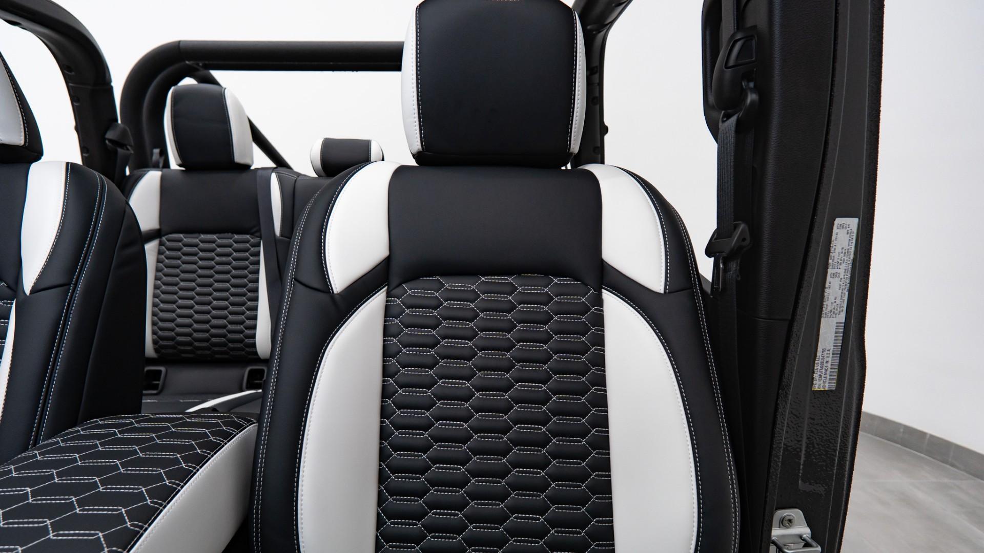 2025 JEEP GLADIATOR in Black, photo 15 of 59