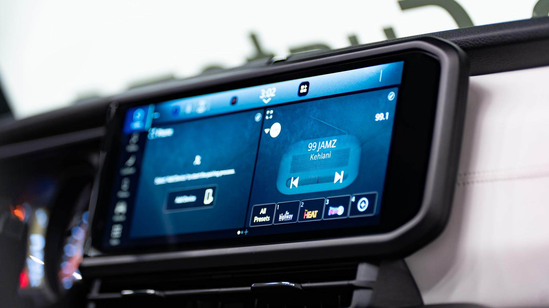 2025 JEEP GLADIATOR in Black, photo 21 of 59