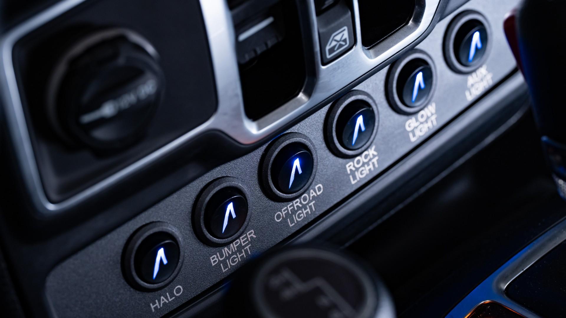 2025 JEEP GLADIATOR in Black, photo 22 of 59