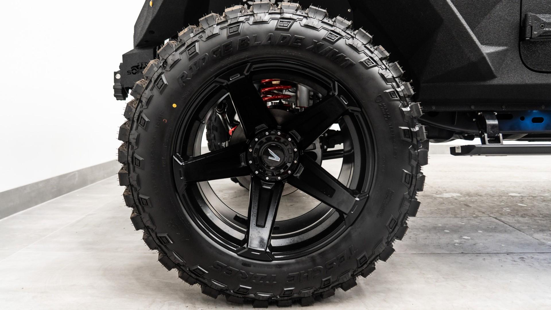 2025 JEEP GLADIATOR in Black, photo 47 of 59